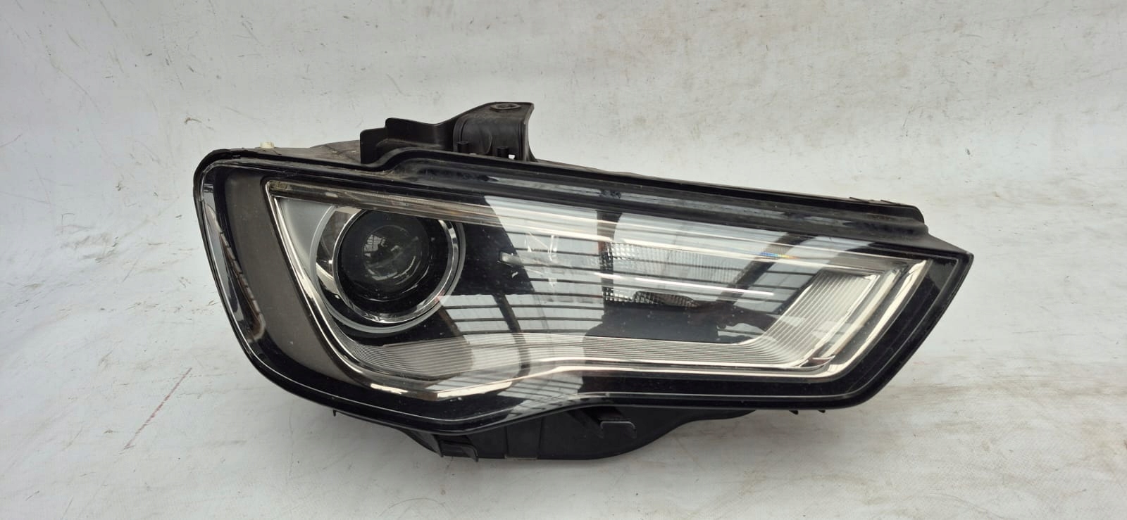 AUDI A3 8V 8V0 13- light right front front XENON 8V0941006C