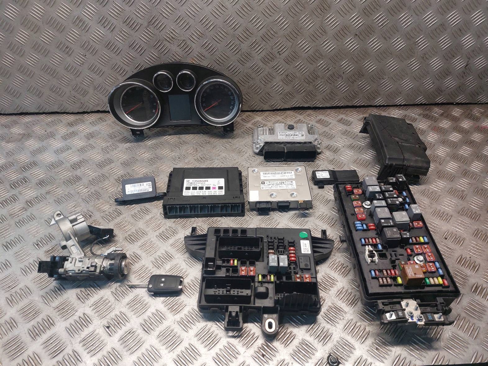 ZESTAW STARTOWY OPEL INSIGNIA A LIFT 1.6 T A16LET 55589003 22956341