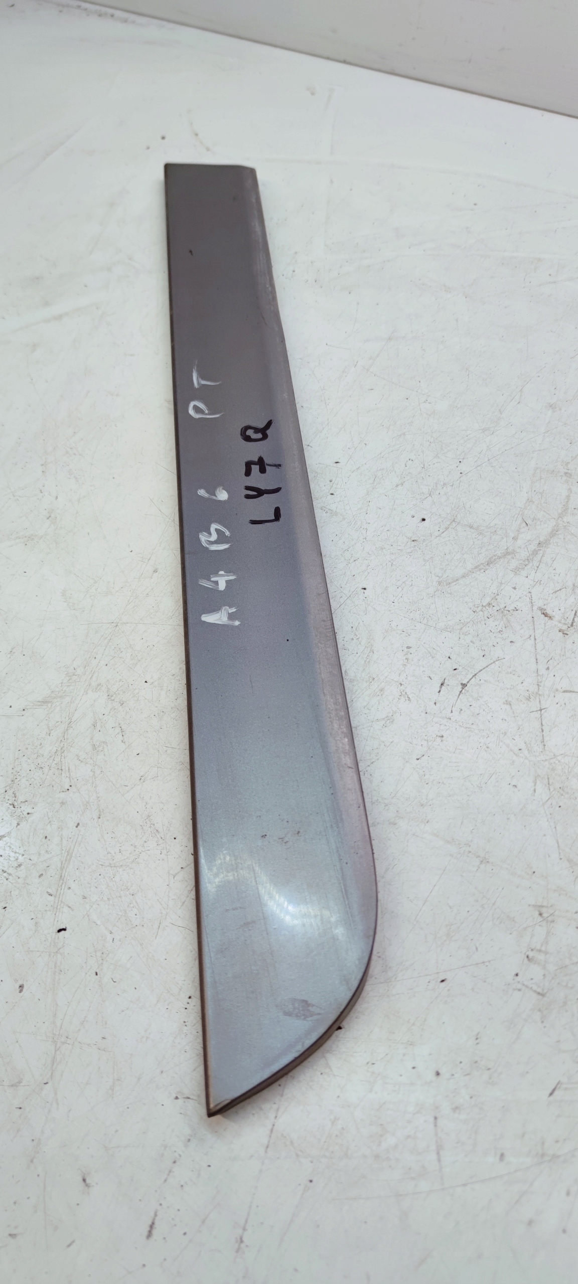 moulding door right rear part AUDI A4 B6 LY7Q
