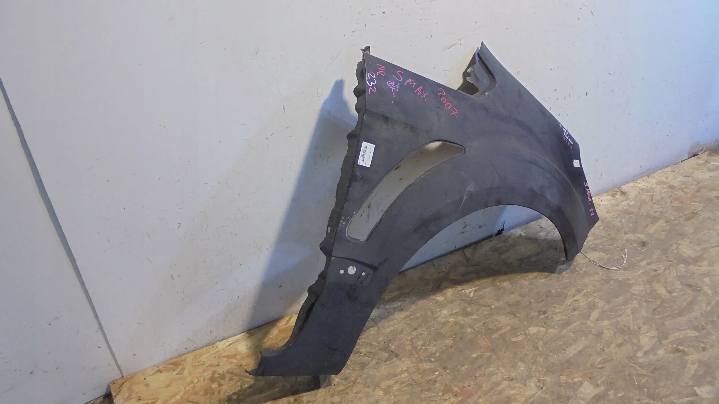 blatník předek pravý Ford S-MAX 06-14