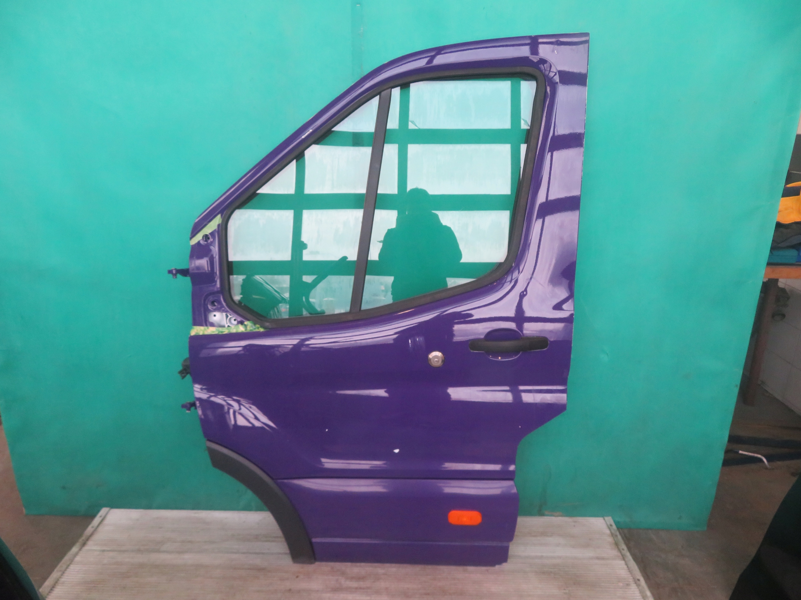 dveře levý předek levé přední FORD TRANSIT MK8 16R