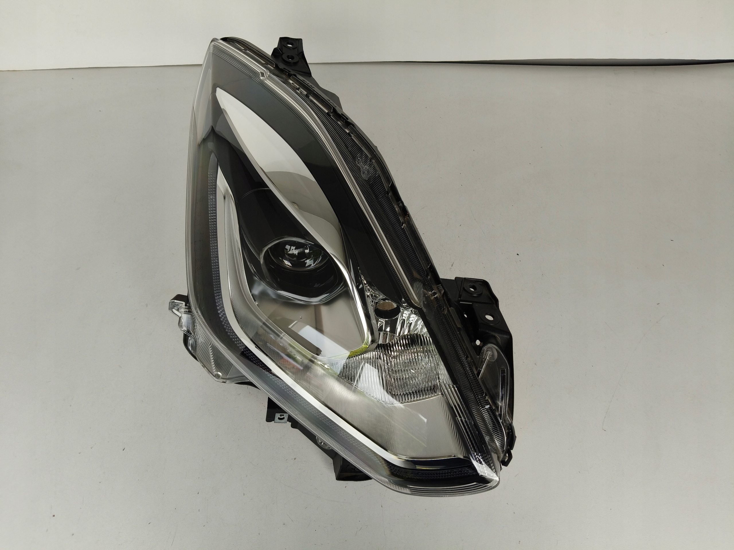 light right REFLEKTOR SUZUKI SWIFT MK8 17- FULL LED