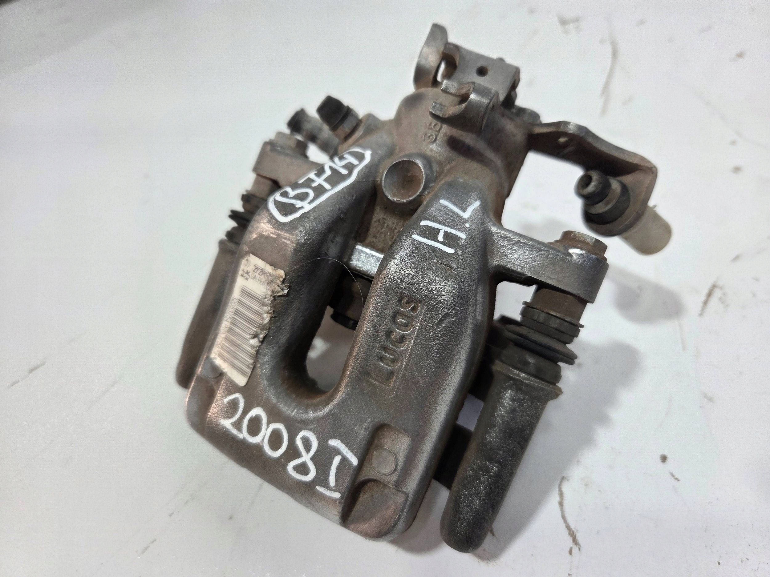Peugeot 2008 and caliper brake rear left 712F34 (B714)