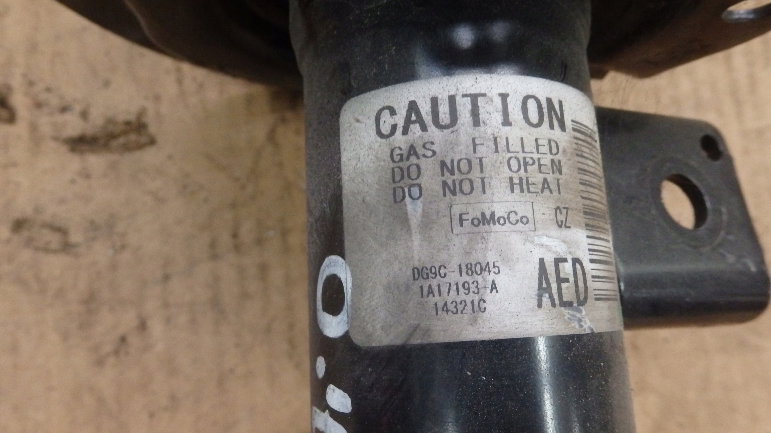 DG9C-18045-AED - АМОРТИЗАТОР ПРУЖИНА FORD MONDEO MK5 СПРАВА