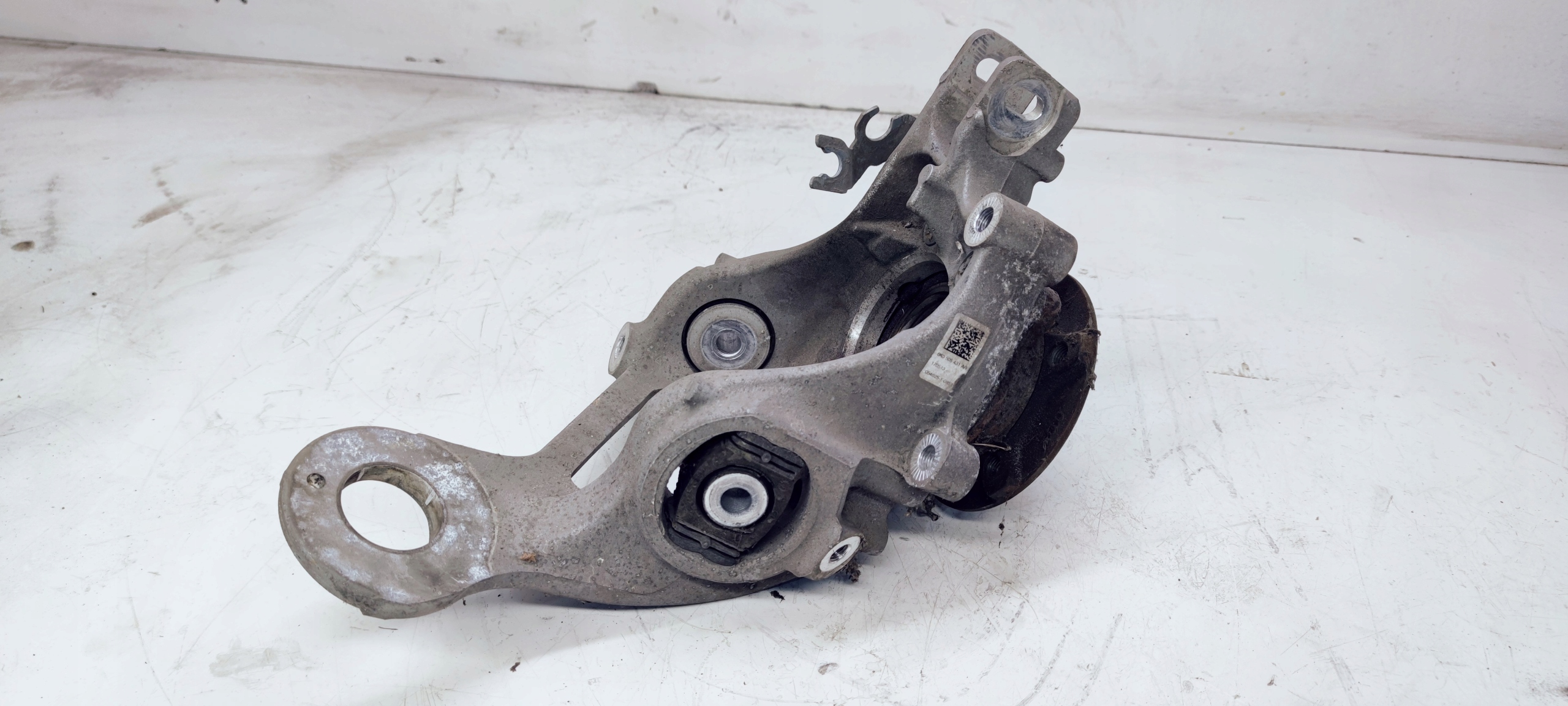 swing left rear part AUDI A4 A6 C7 A7 8K0505435AA
