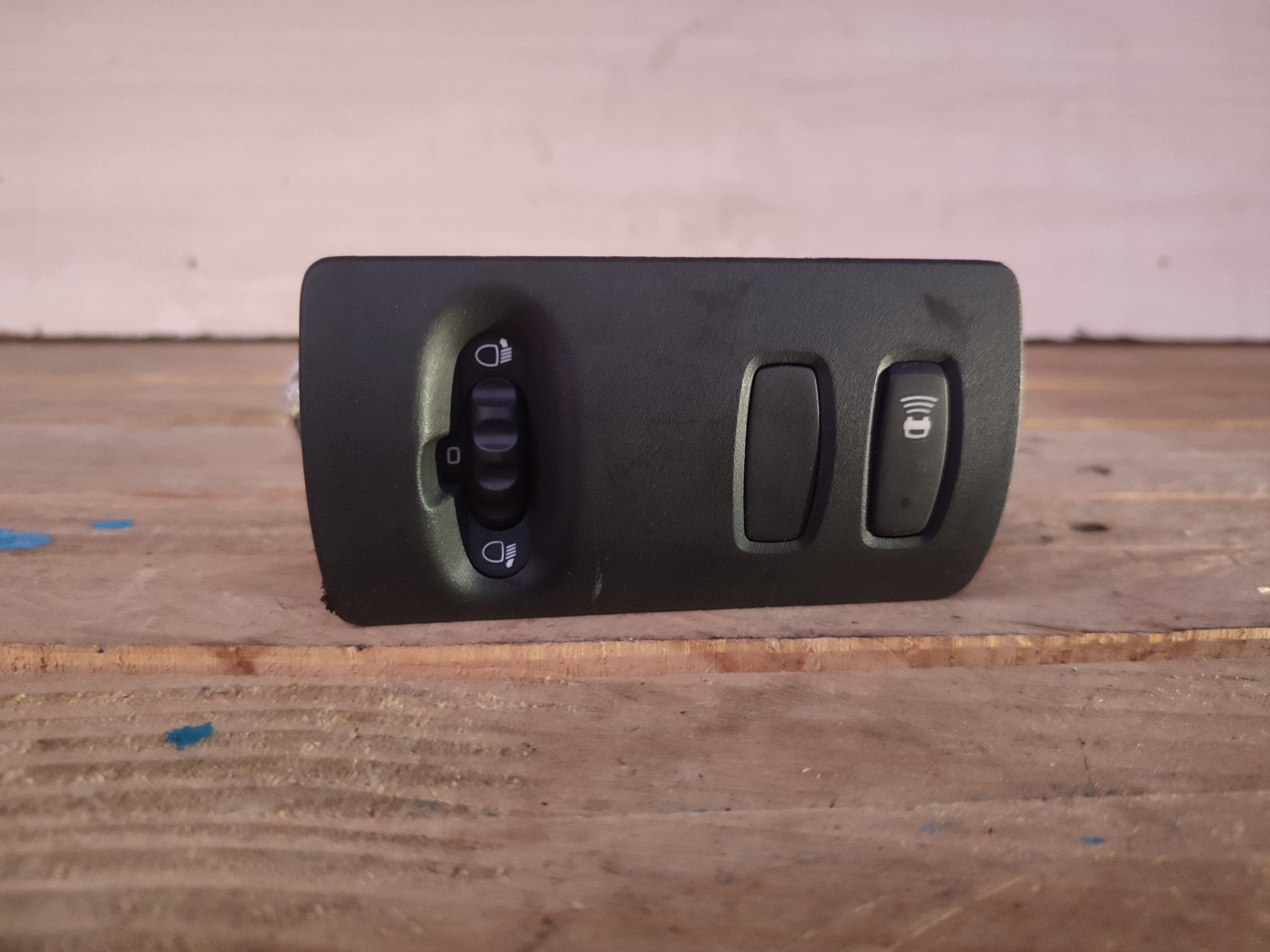 switch control heights of the lights Renault Kangoo II