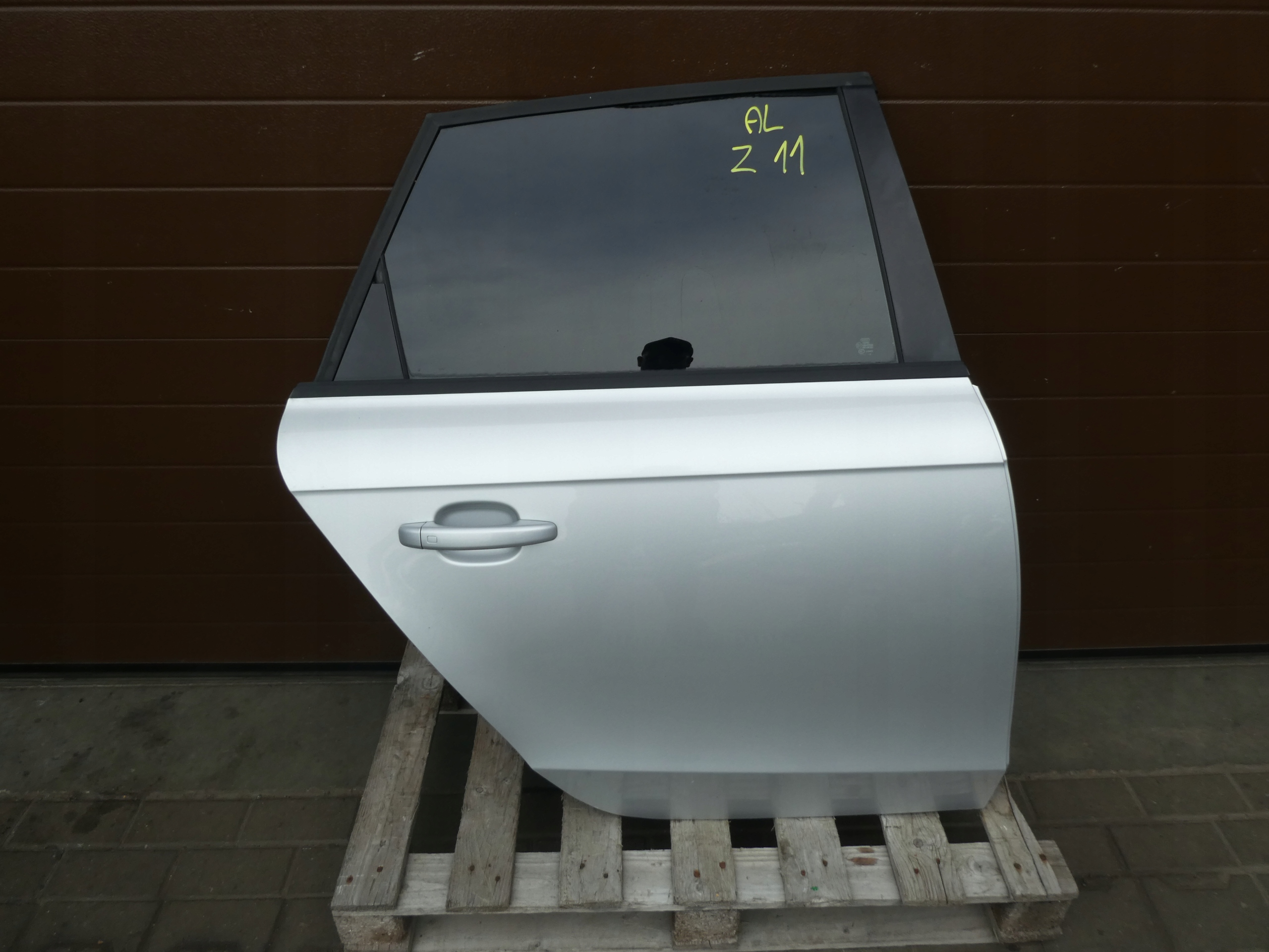 ДВЕРИ ПРАВЕ ЗАД. AUDI A4 B8 В СБОРЕ