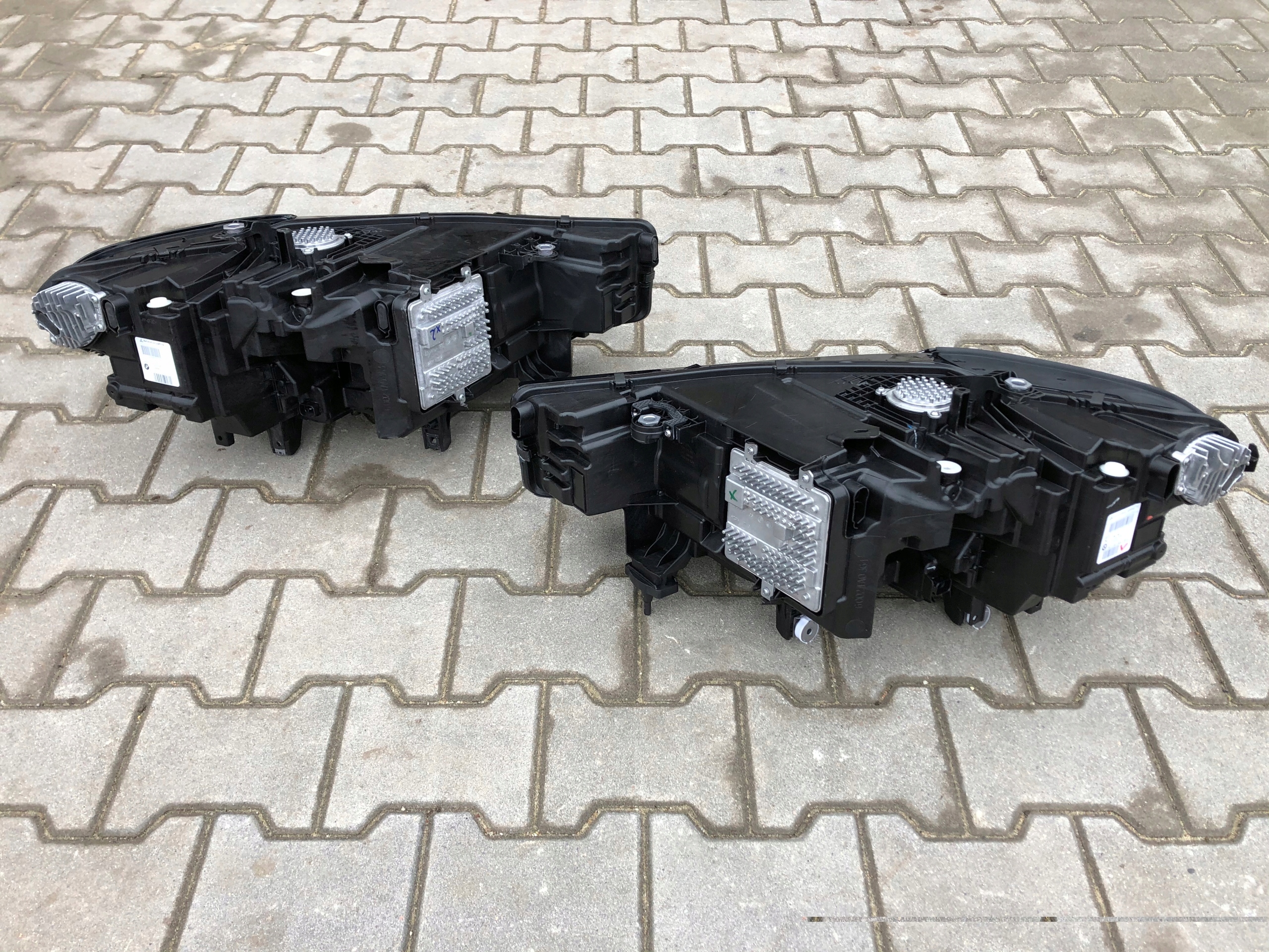 BMW X7 G07 LAMPA LAMPY LEWA PRAWA ADAPTIVE LED ECE Strona zabudowy lewe + prawe