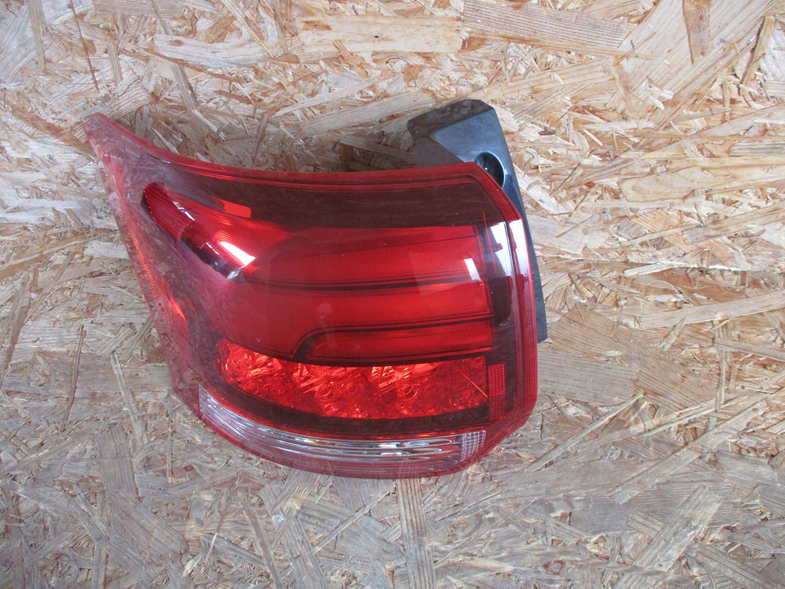 light rear part rear left MITSUBISHI OUTLANDER III LIFT
