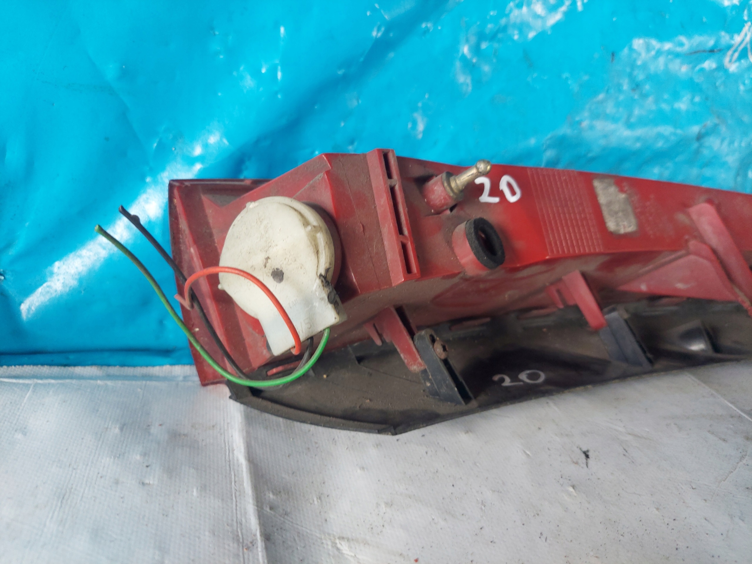 light CITROEN C5 and 2549 right rear part