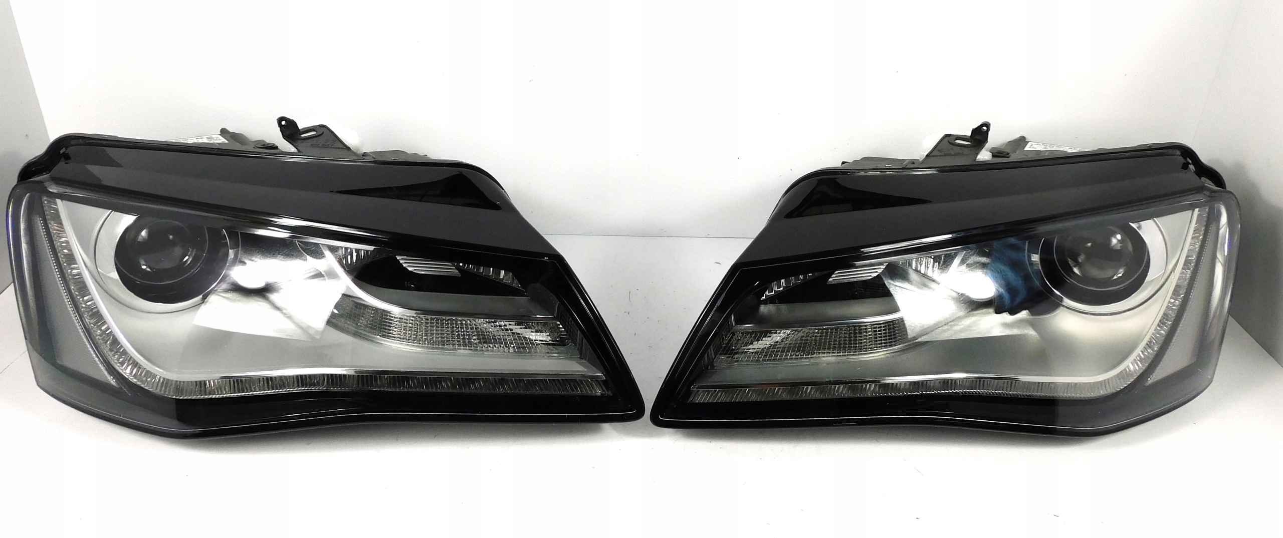 AUDI A8 D4 4H LAMPA PRAWA LEWA XENON SKRĘTNE