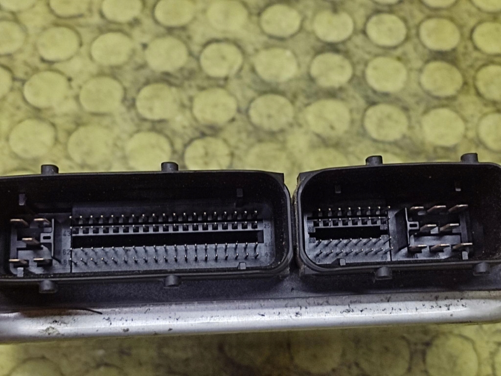 VW SHARAN and 1.9 TDI control unit of the engine 0281010630