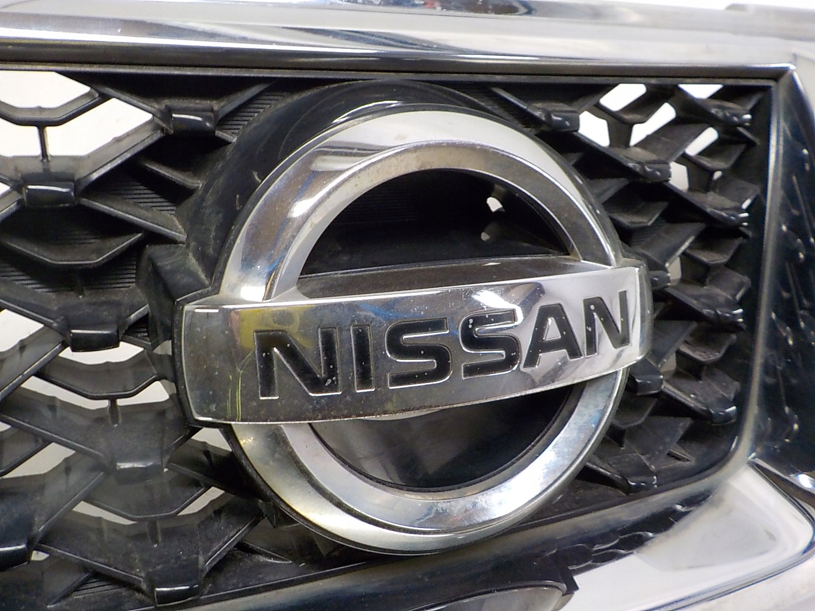 NISSAN X-TRAIL T31 XTRAIL grill grille radiator