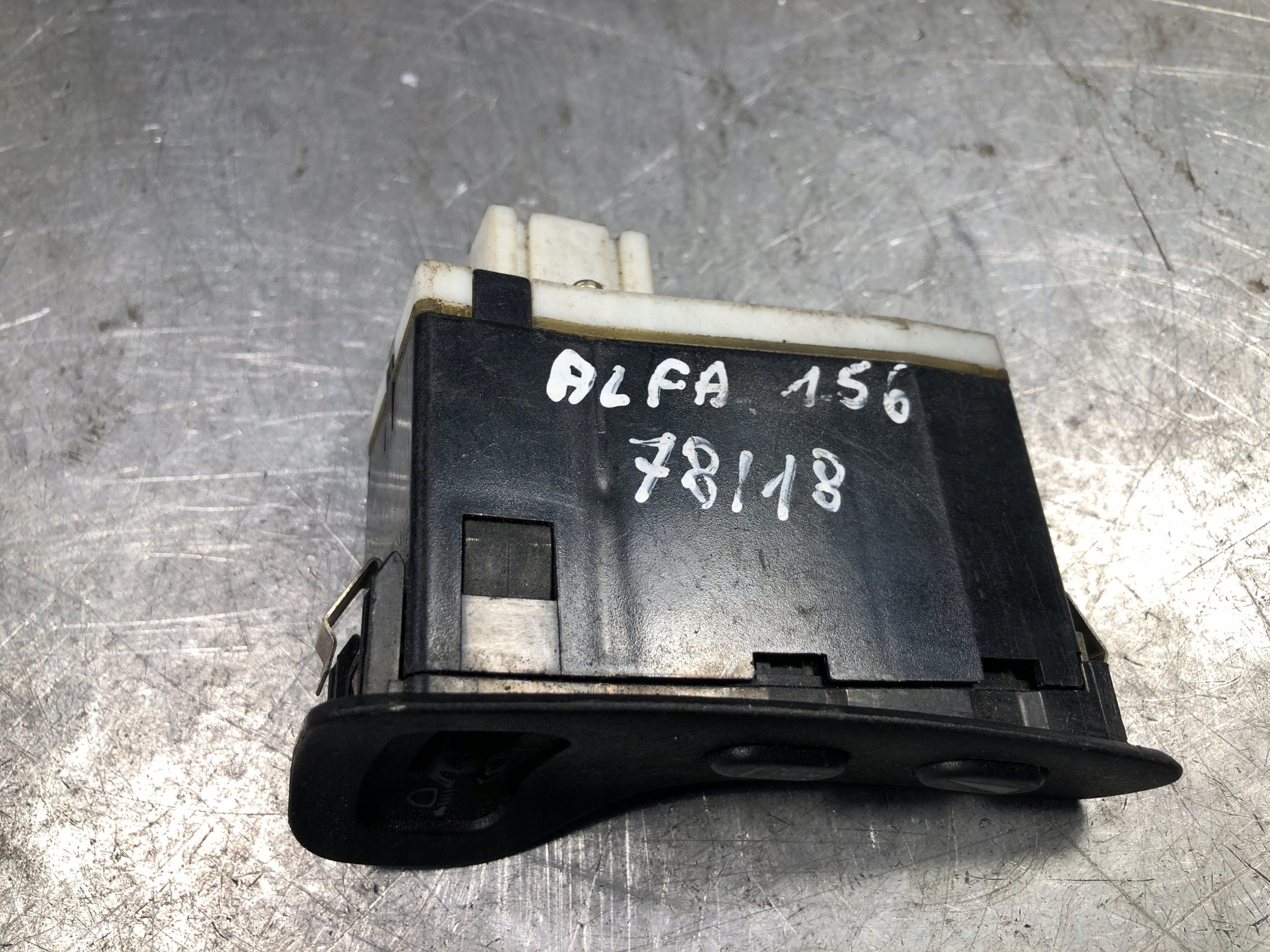 light switch Alfa Romeo 156016309