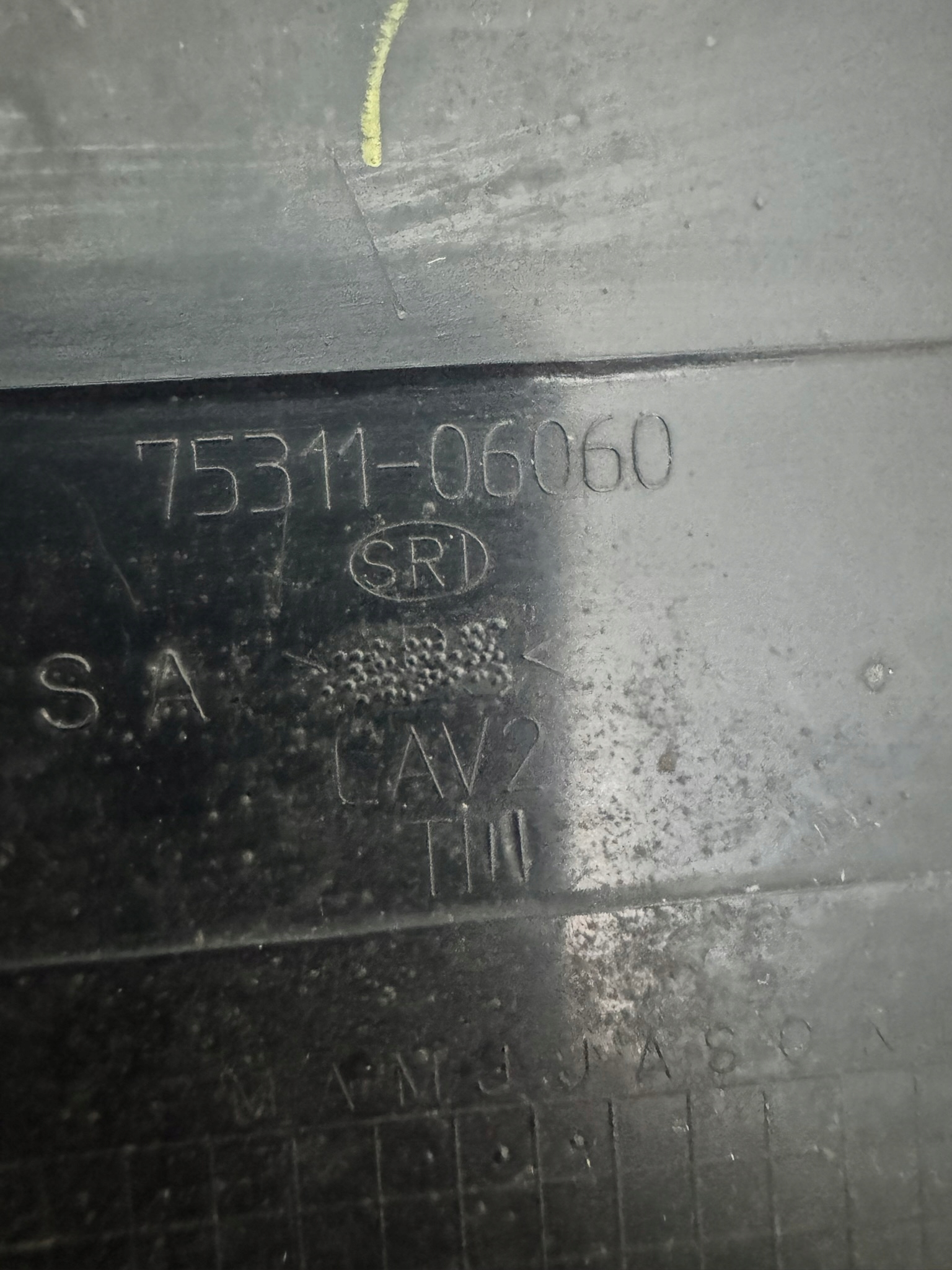 EMBLEMAT LOGO ATRAPA RADAR ORYGINAŁ TOYOTA CAMRY 75311-06060 Marka Toyota