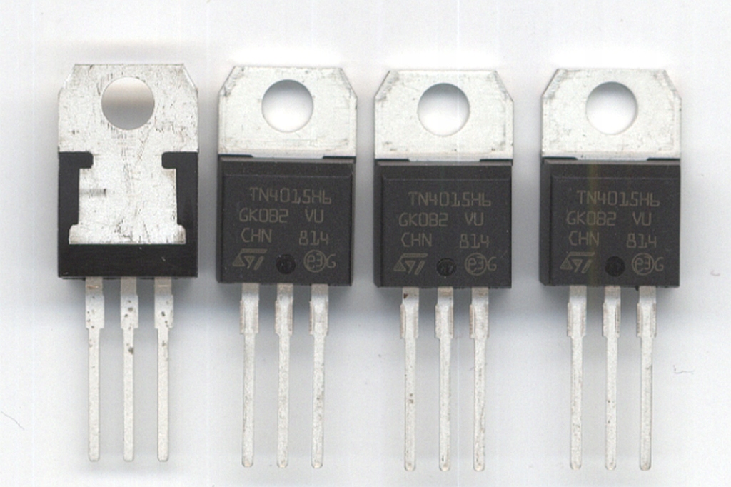 [1 szt.] TN4015H-6T 40A 600V 15mA TO-220 METAL TYRYSTOR