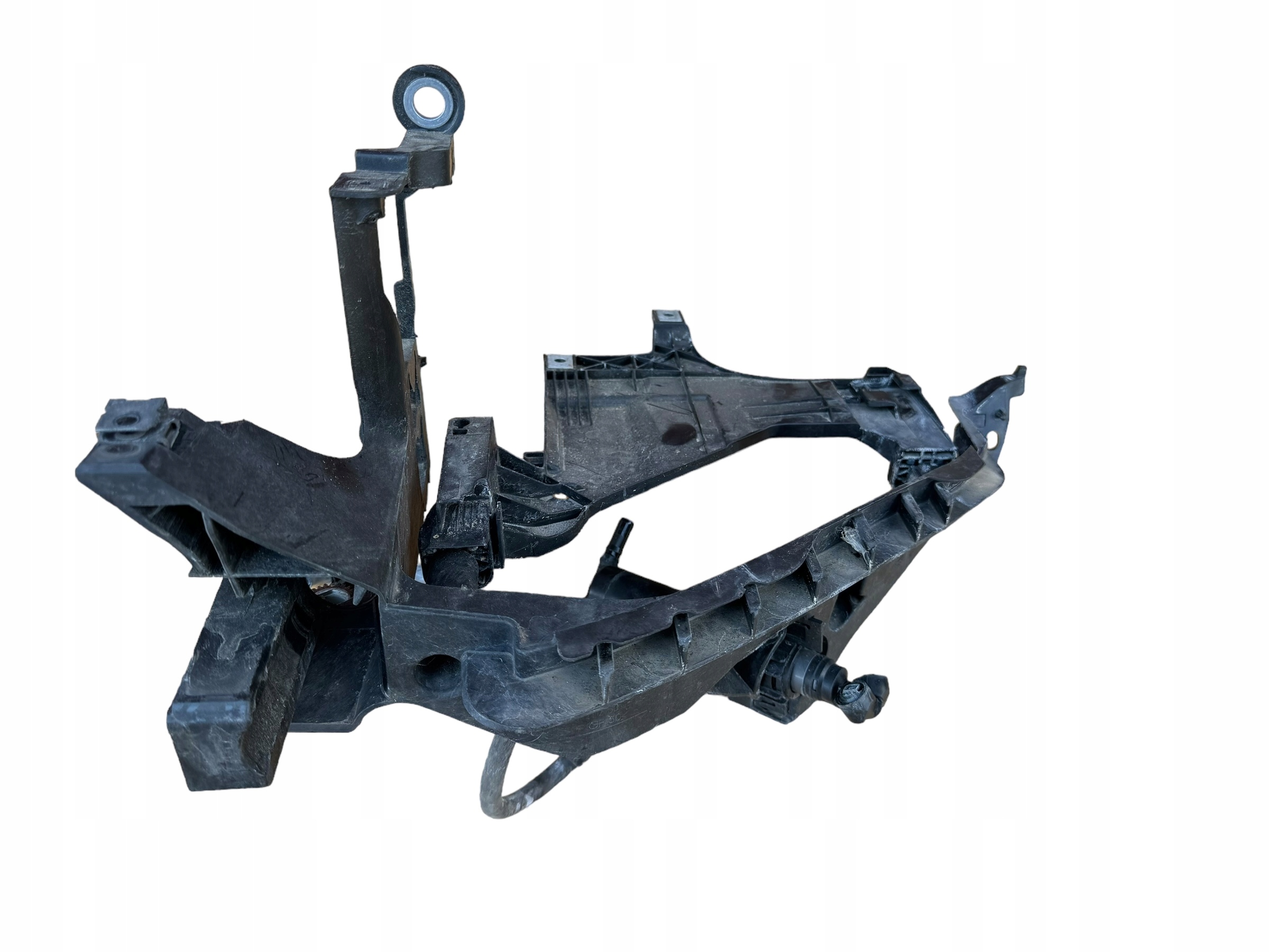 AUDI A4 B8 LIFT 11-15R ŚLIZG MOCOWANIE KOSZ LAMPY LEWY PRZÓD SPRYSKIWACZ