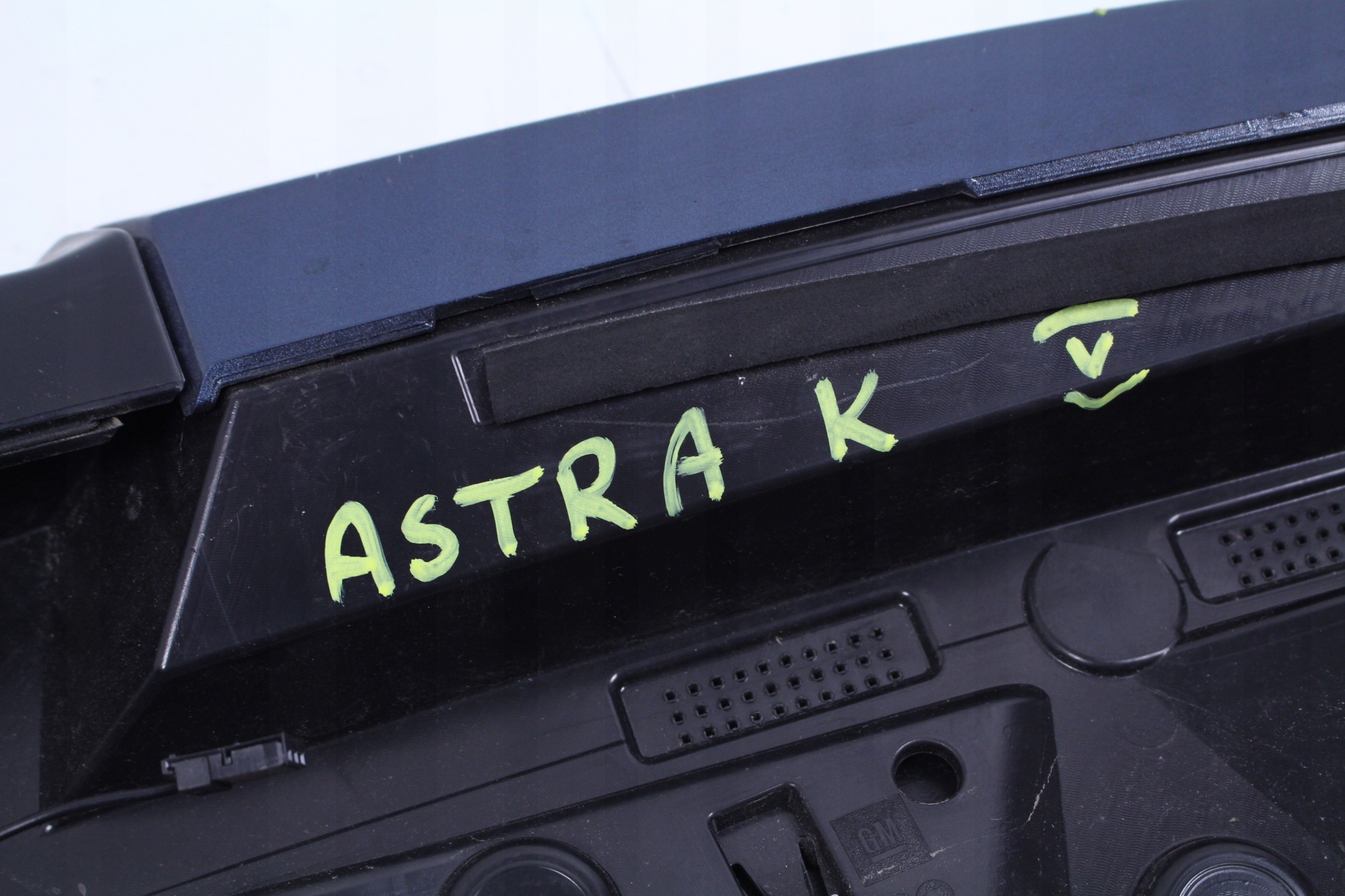 спойлер спойл крышки opel ASTRA K V