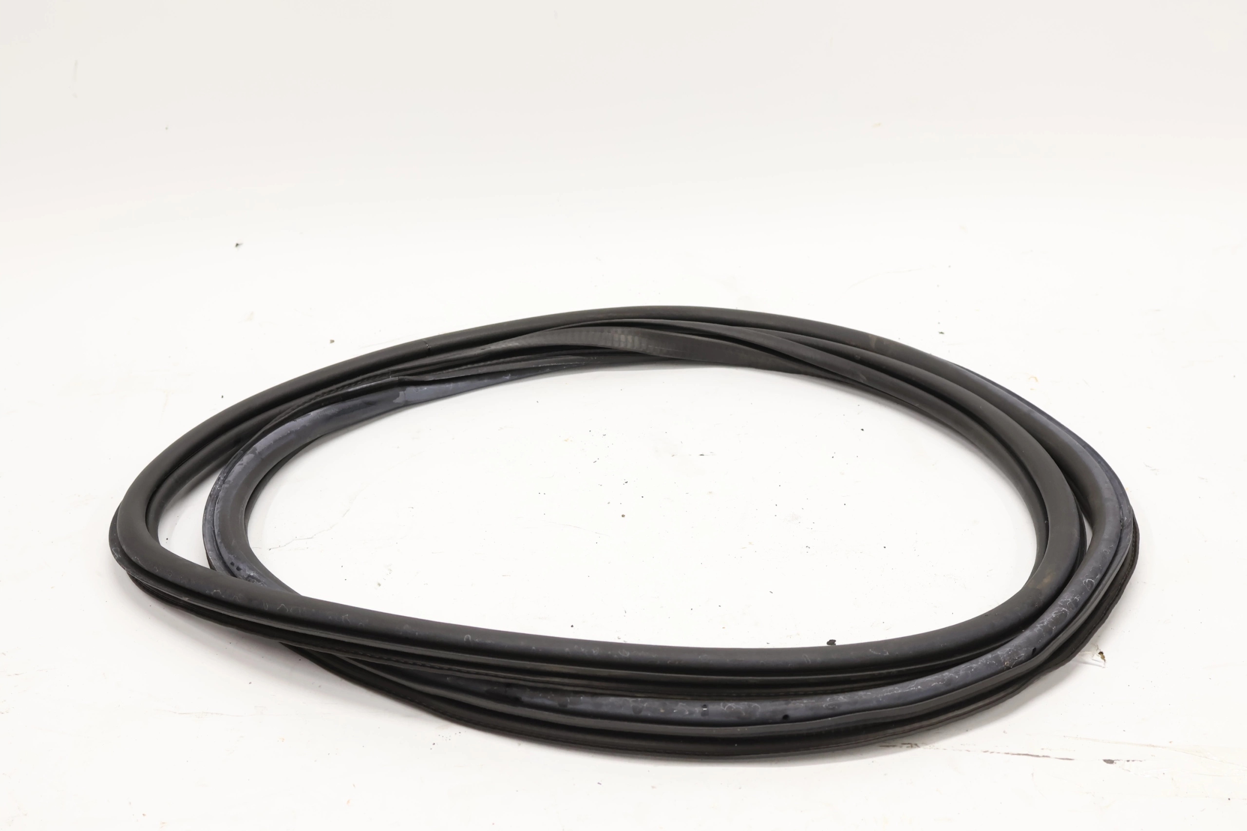 Audi A1 82A uszczelka drzwi tył prawa 82G833721