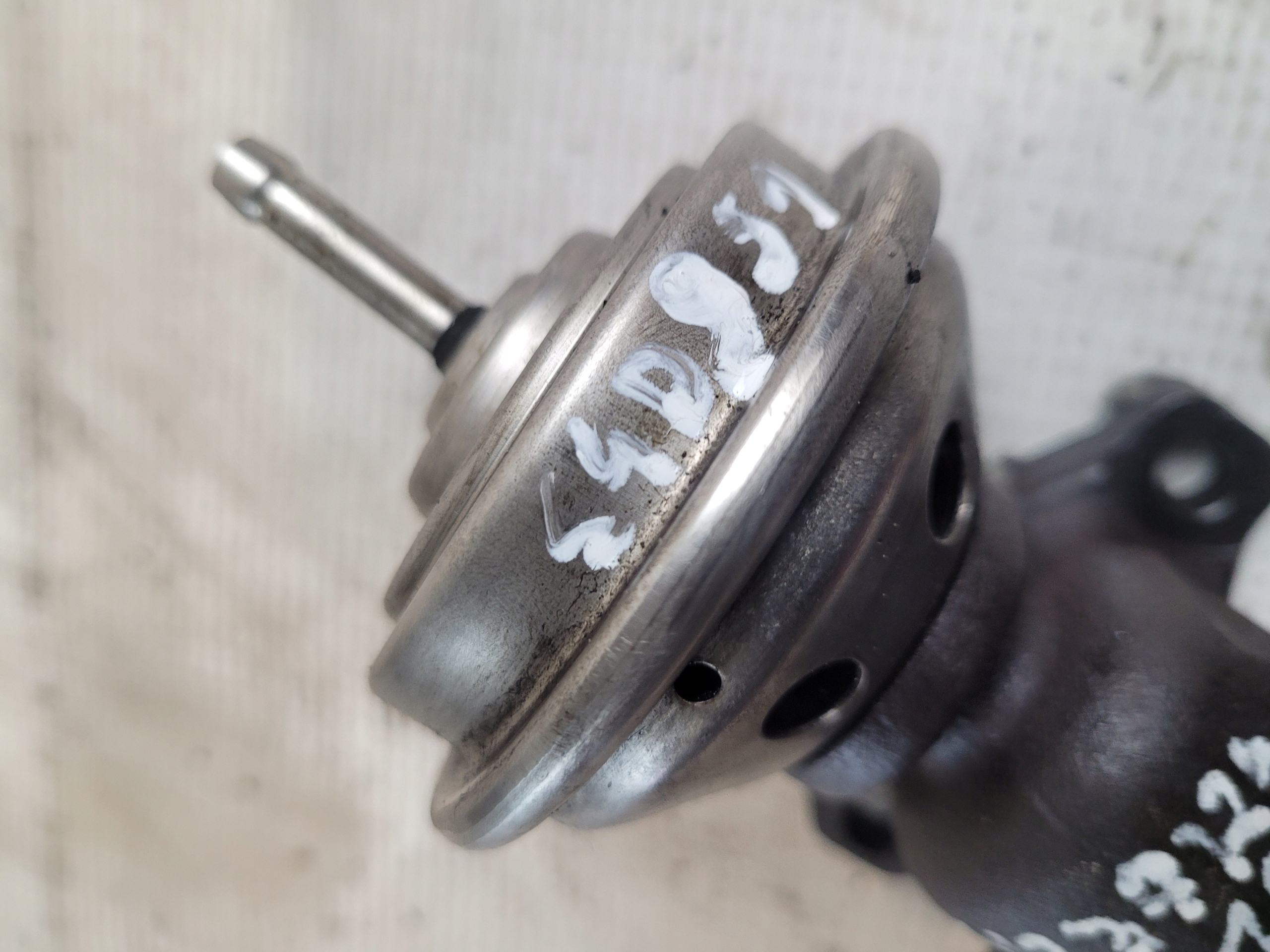 AGR-Ventil OE 028131501E VOLKSWAGEN PASSAT B5 1.9 TDI 99r.