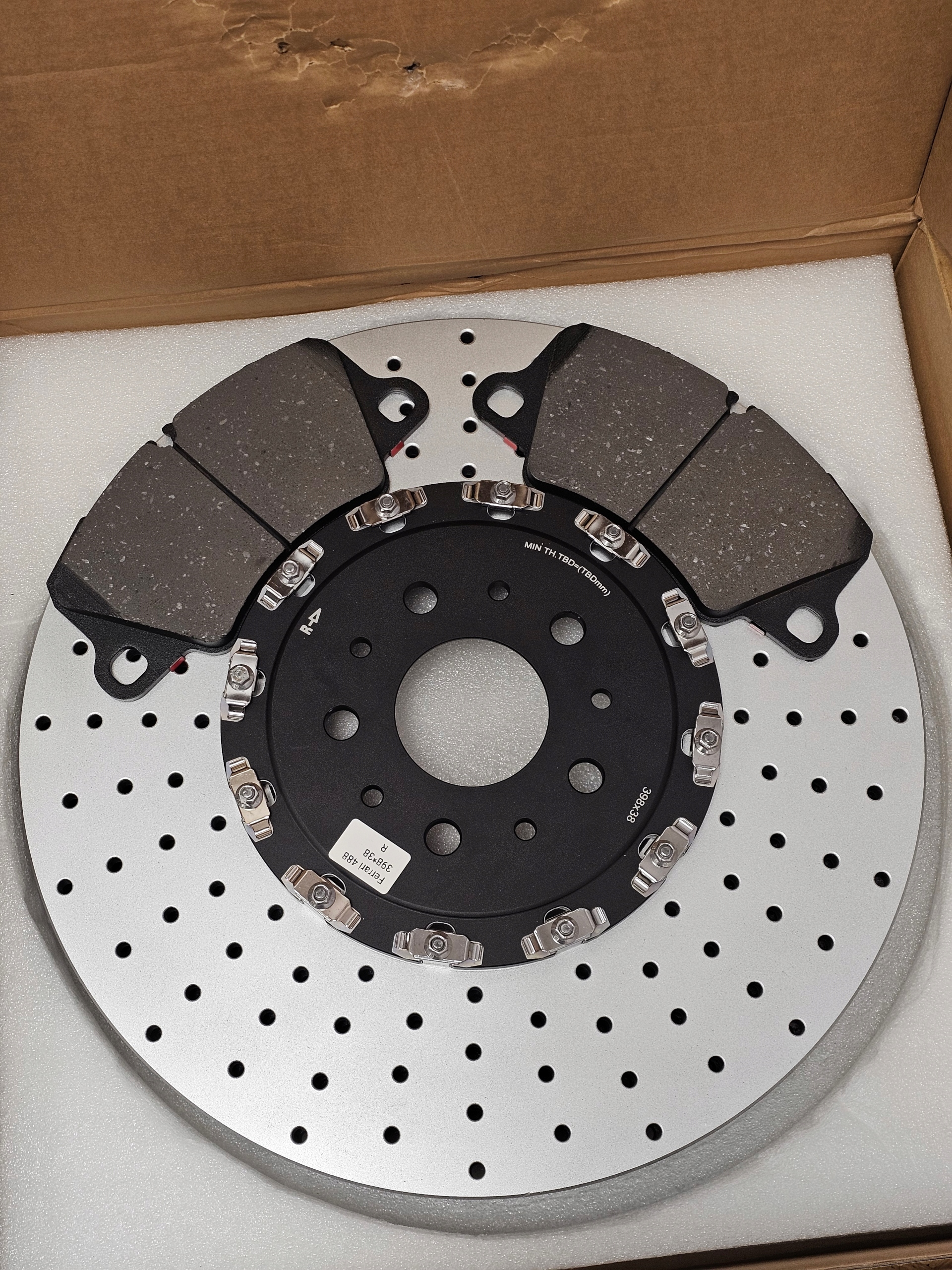 Konwersja CERAMIKA -> STAL Komplet Tarcze Klocki Ferrari Roma - galeria