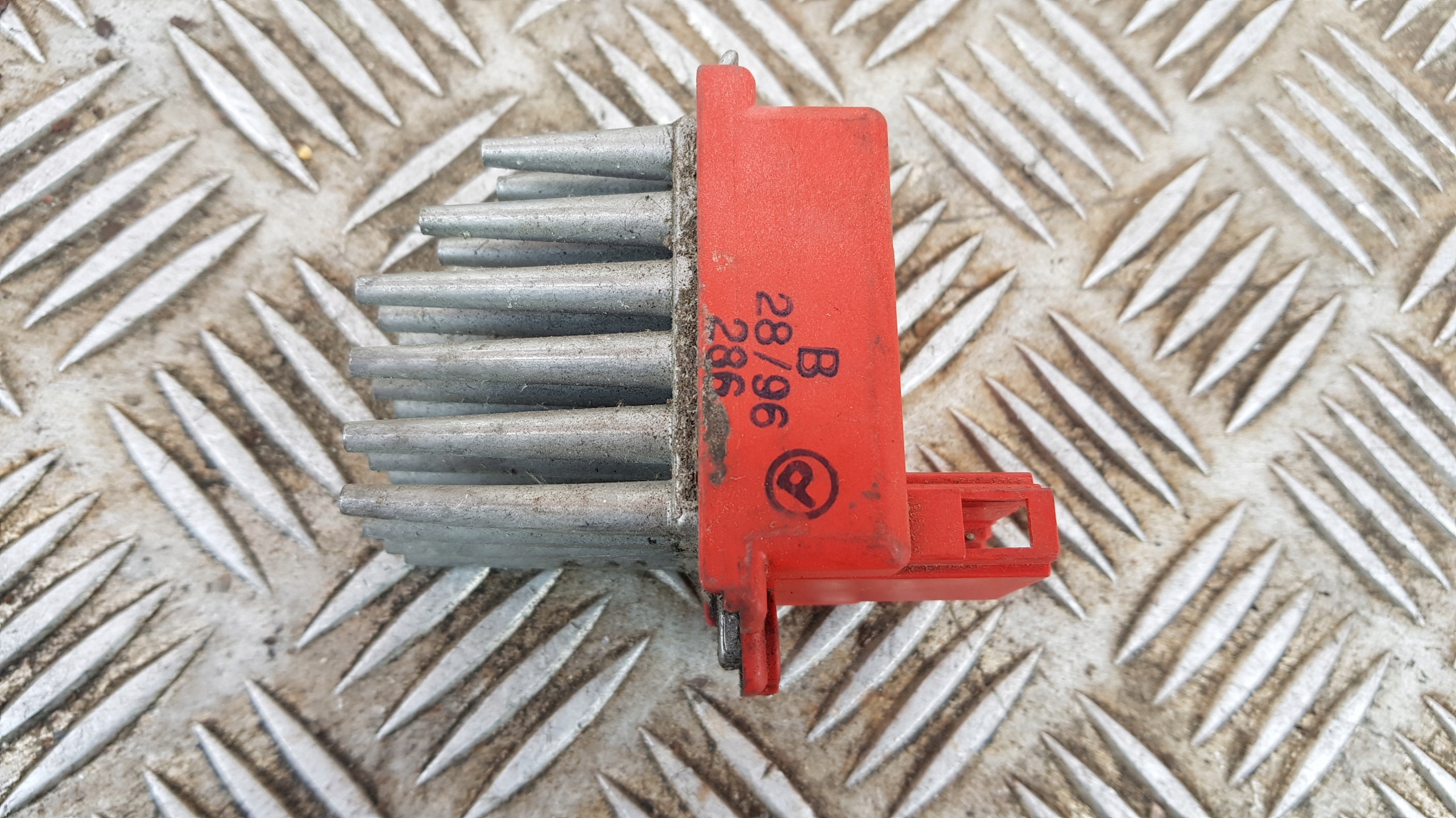 AUDI A4 B5 PASSAT gebläsewiderstand 357907521