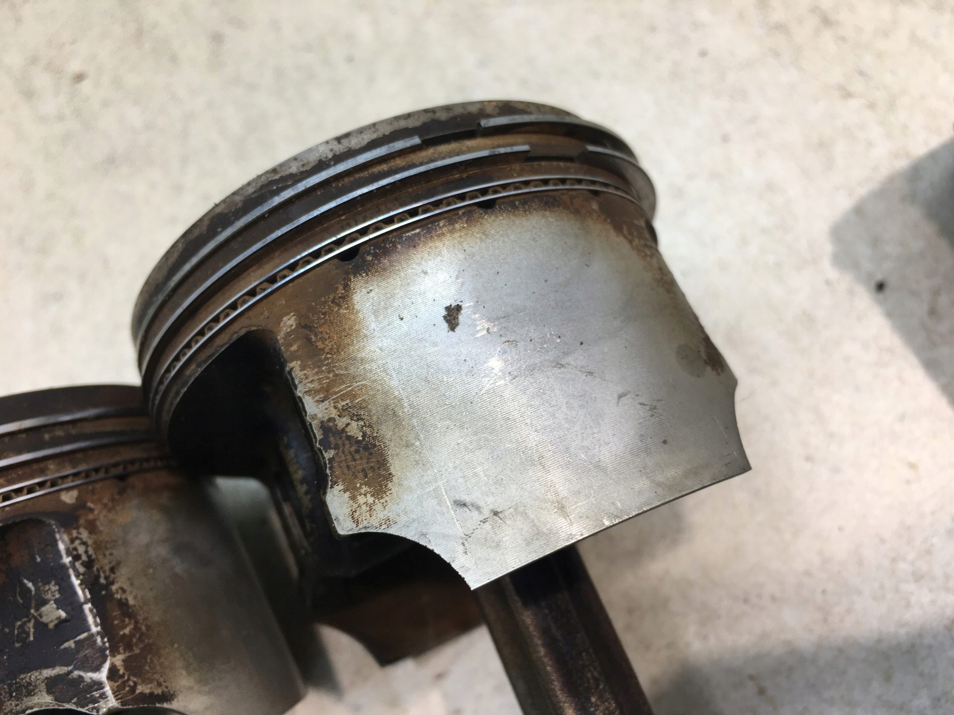 piston connecting rod COLT VI 1.3 16V 04E1902