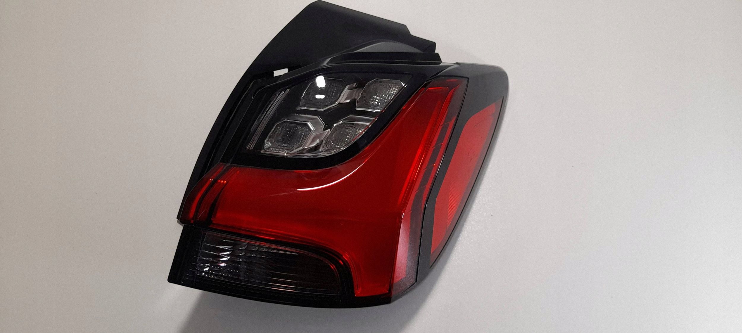Mitsubishi ASX Lift 2019- light rear right W5348 (R443)