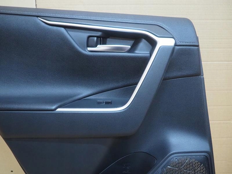 TAPICERKA BOCZEK DRZWI LEWY TYŁ TOYOTA RAV4 V Typ samochodu Samochody osobowe