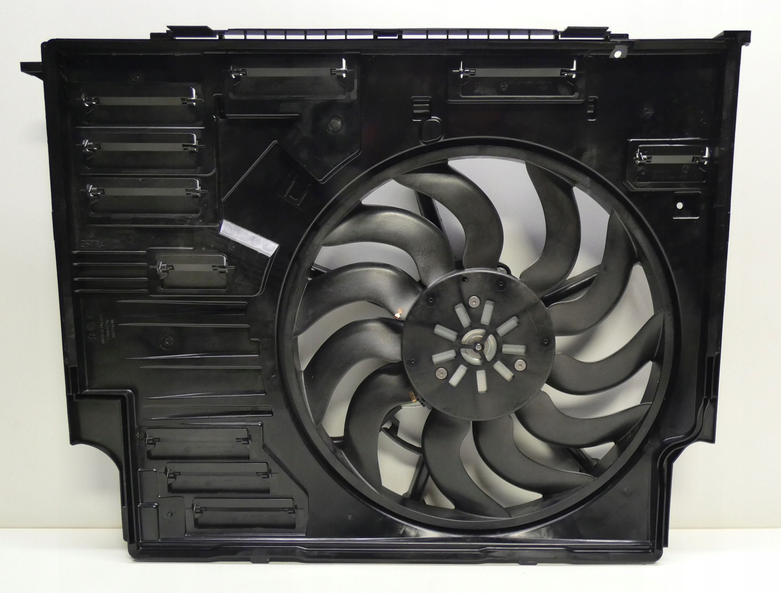 BMW 2 U06 2021- 9846921 ventilátor chladiče