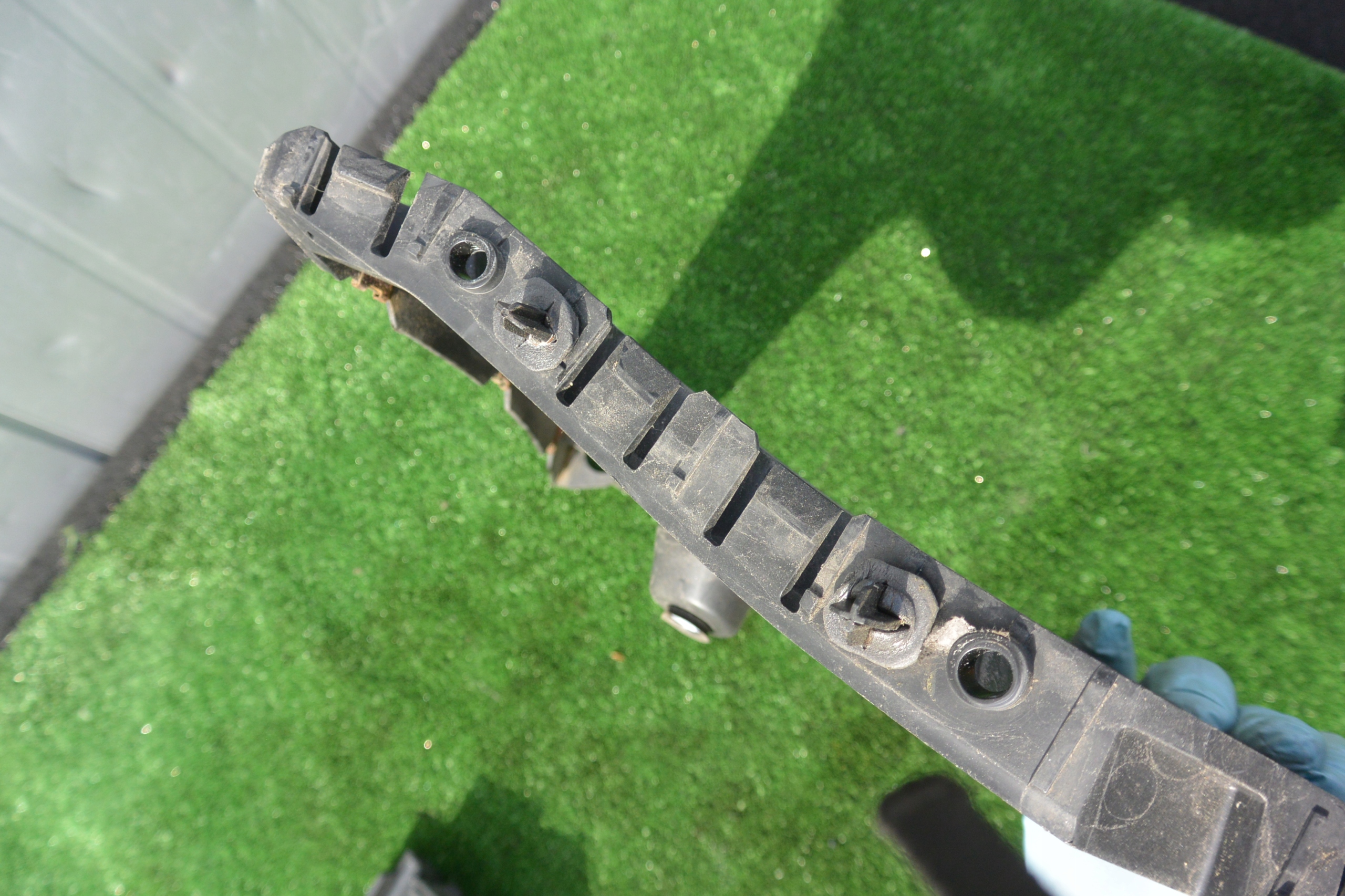 bumper bracket left right rear part KPL VOLVO S60 12-18