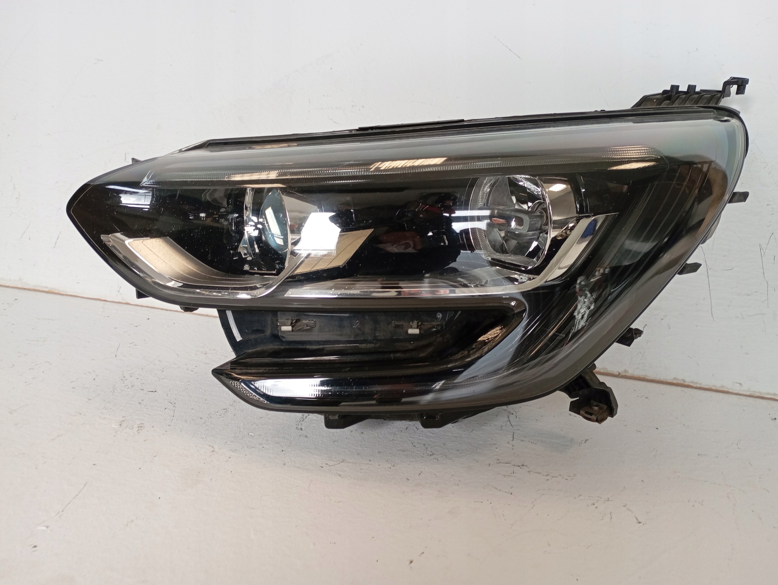 light left RENAULT MEGANE IV 4 LED 260602792R