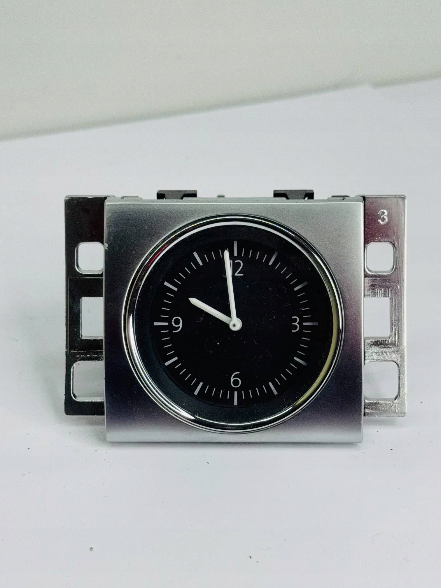 clock Volkswagen PASSAT B7 1948189 1948058-13