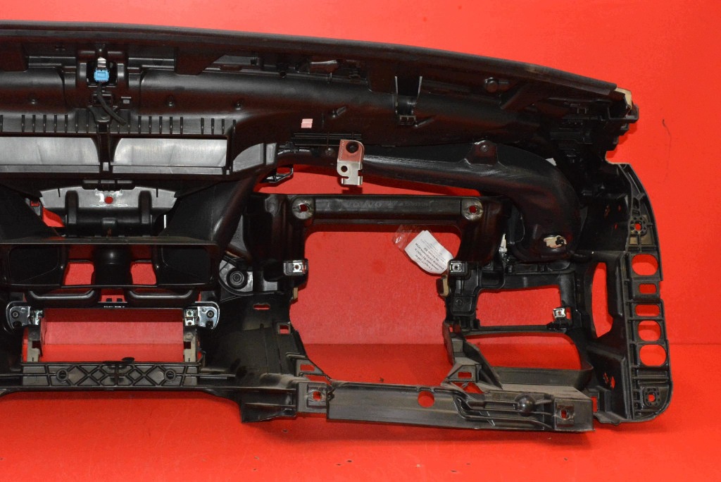 dashboard instrument panel console cockpit airbag EU VOLVO V40 2 II R-design 12-16