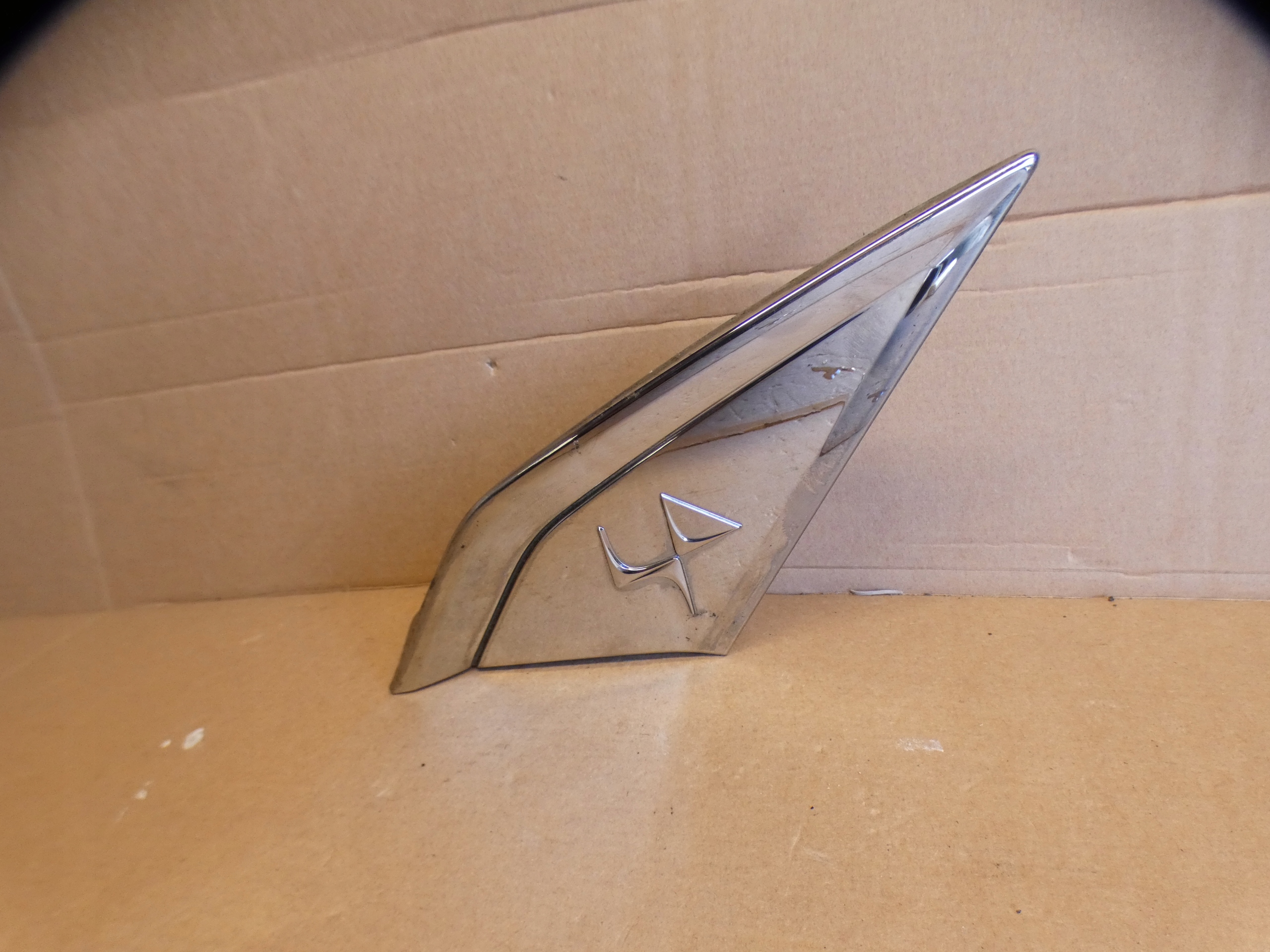 Trojkat parafango CITROEN DS7 CHROM 9824578577 9824575977