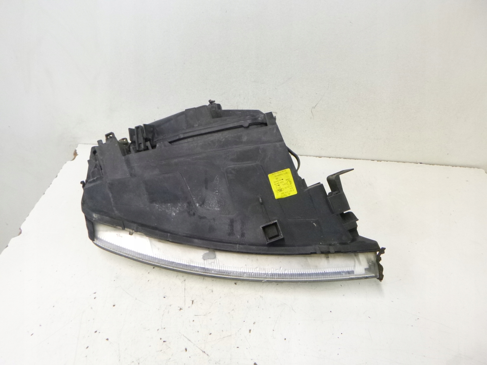 light front left Ford Mondeo III 04r.