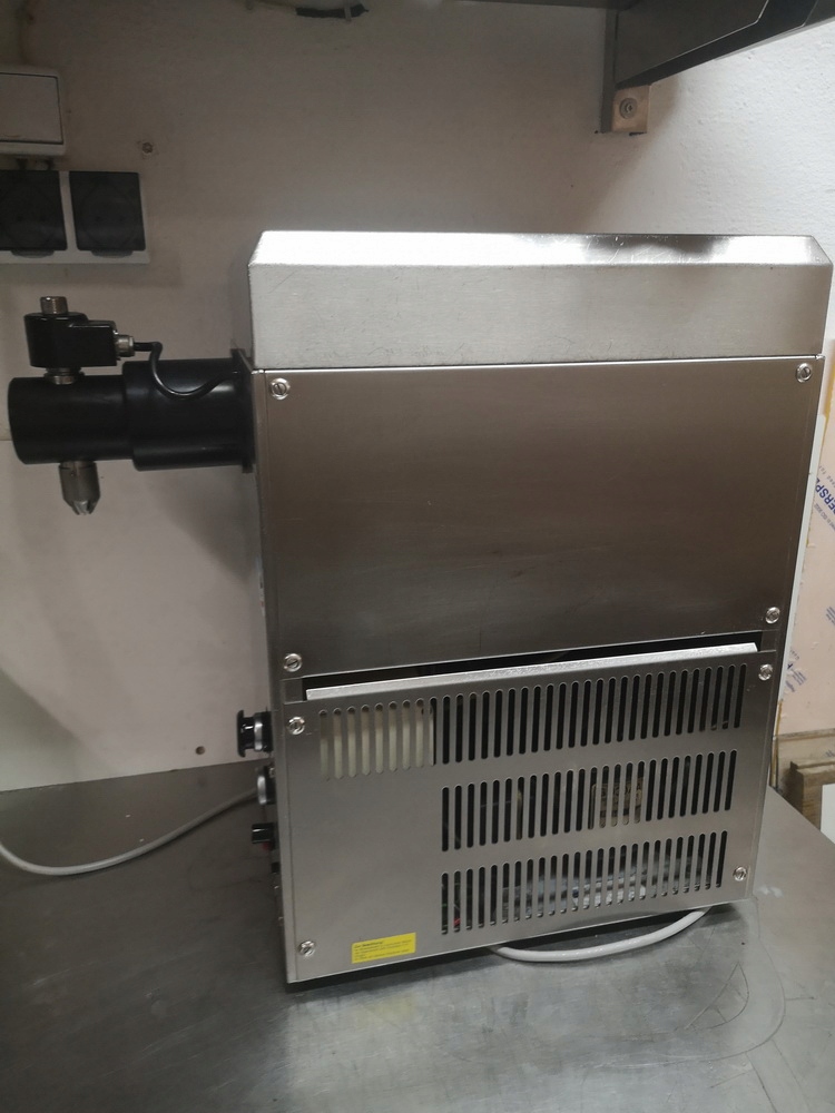 AUTOMAT MASZYNA BITA SMIETANA SANOMAT EURO PLUS 10 Marka inny