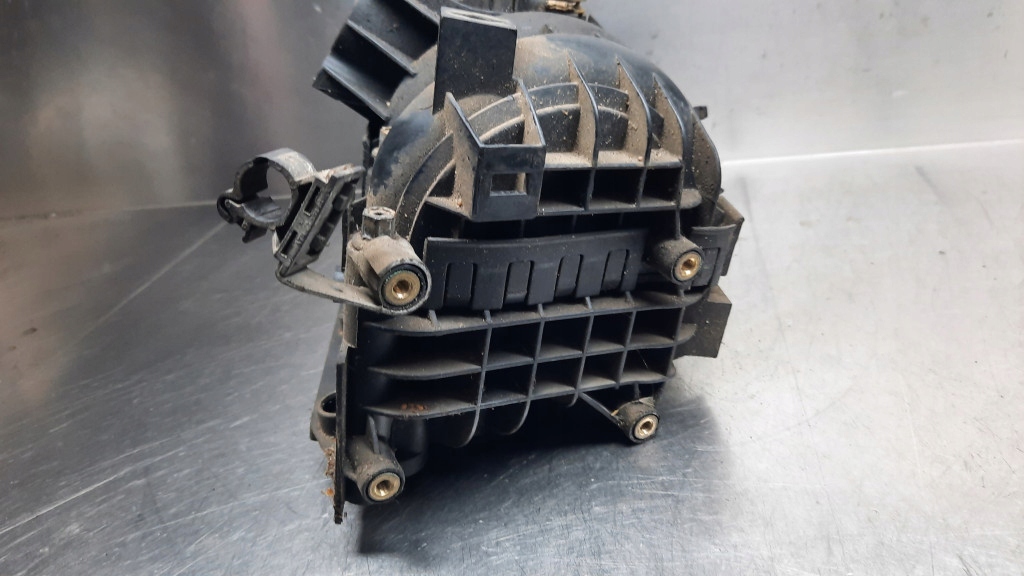 коллектор Впускный 09129714 opel CORSA C 1.2b