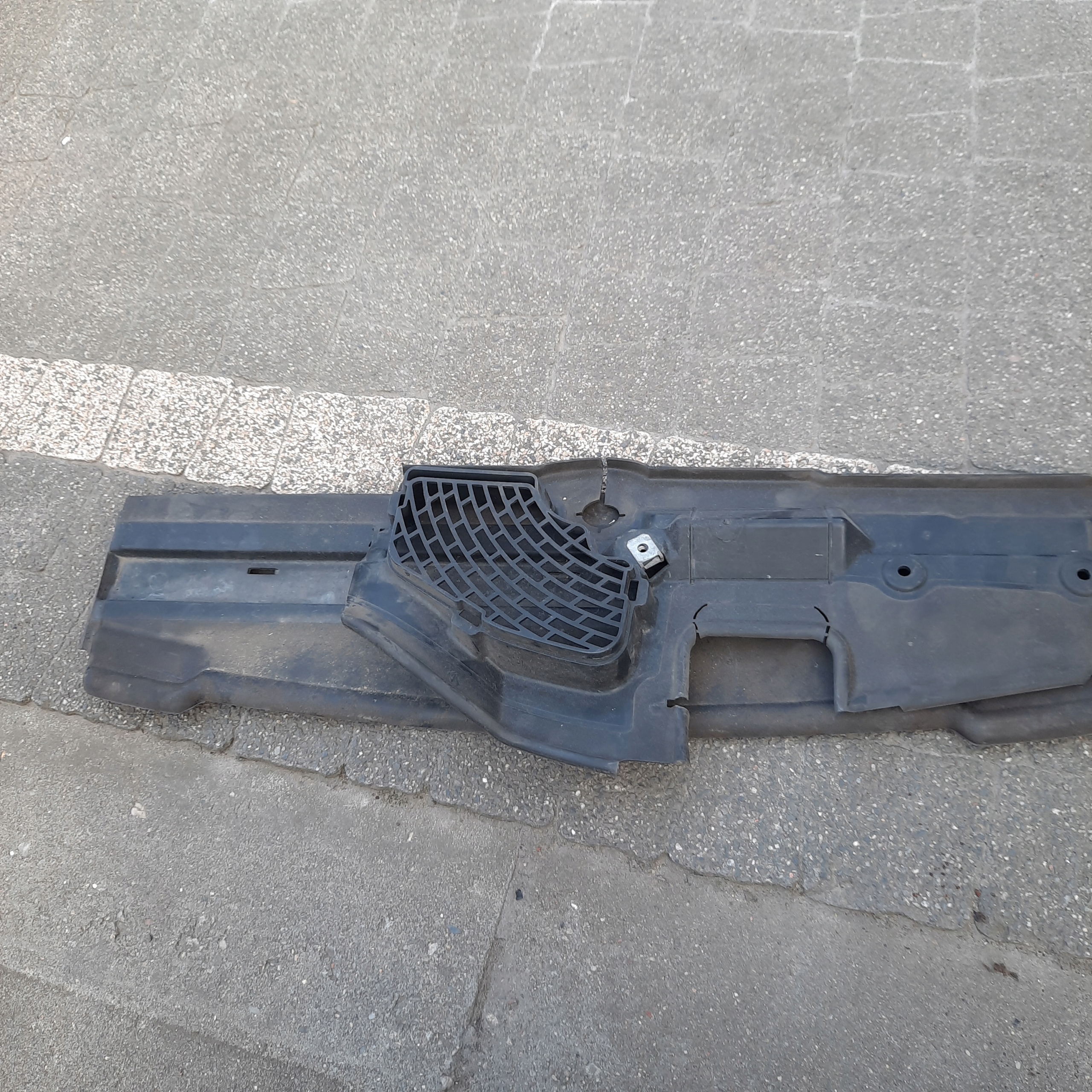 BMW E60 E61 Kierownica powietrza 51747176719 Numer katalogowy części 51747176719