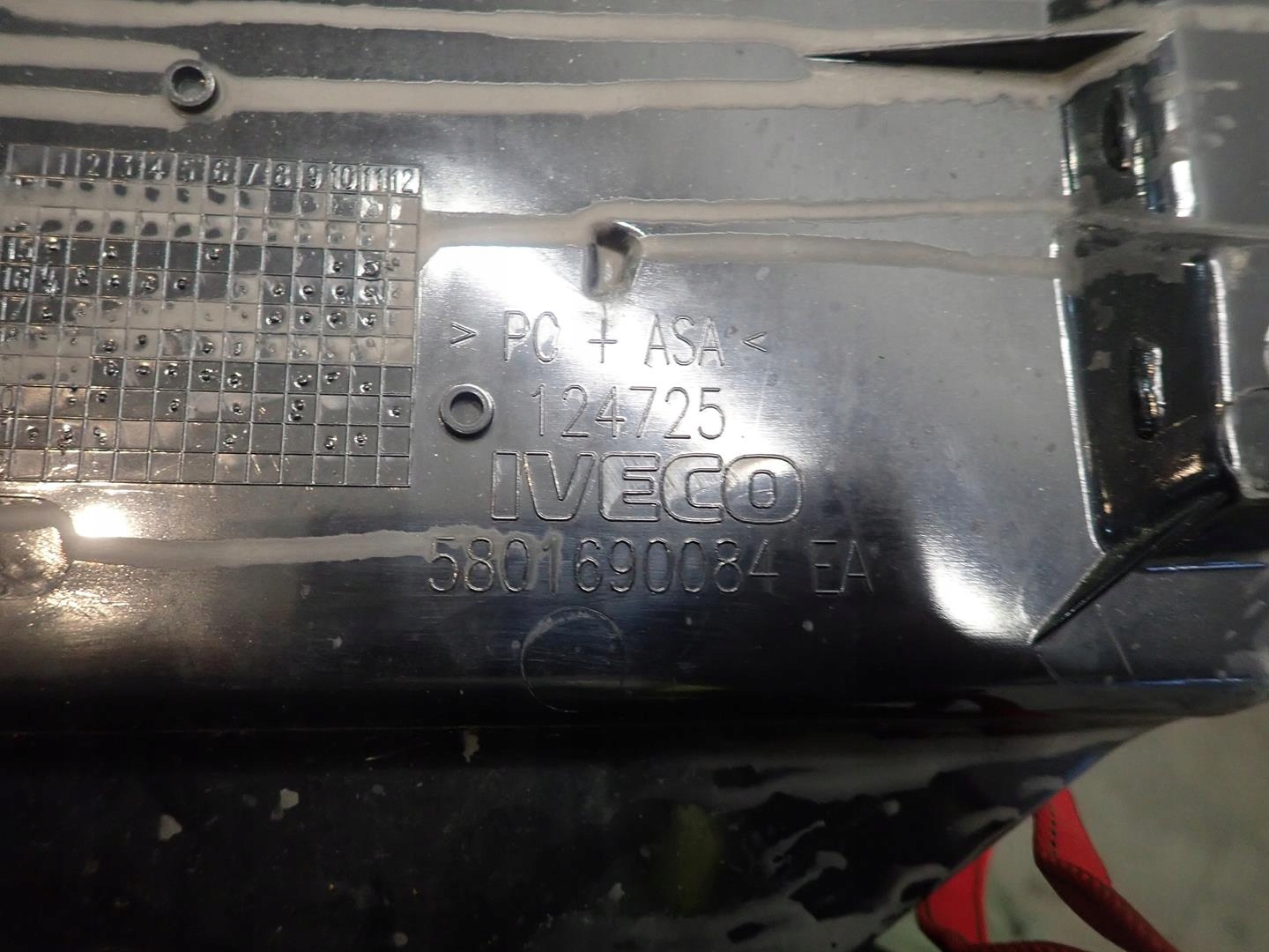 LÜFTUNGSGITTER DER STOSSSTANGE IVECO EUROCARGO 5801690084