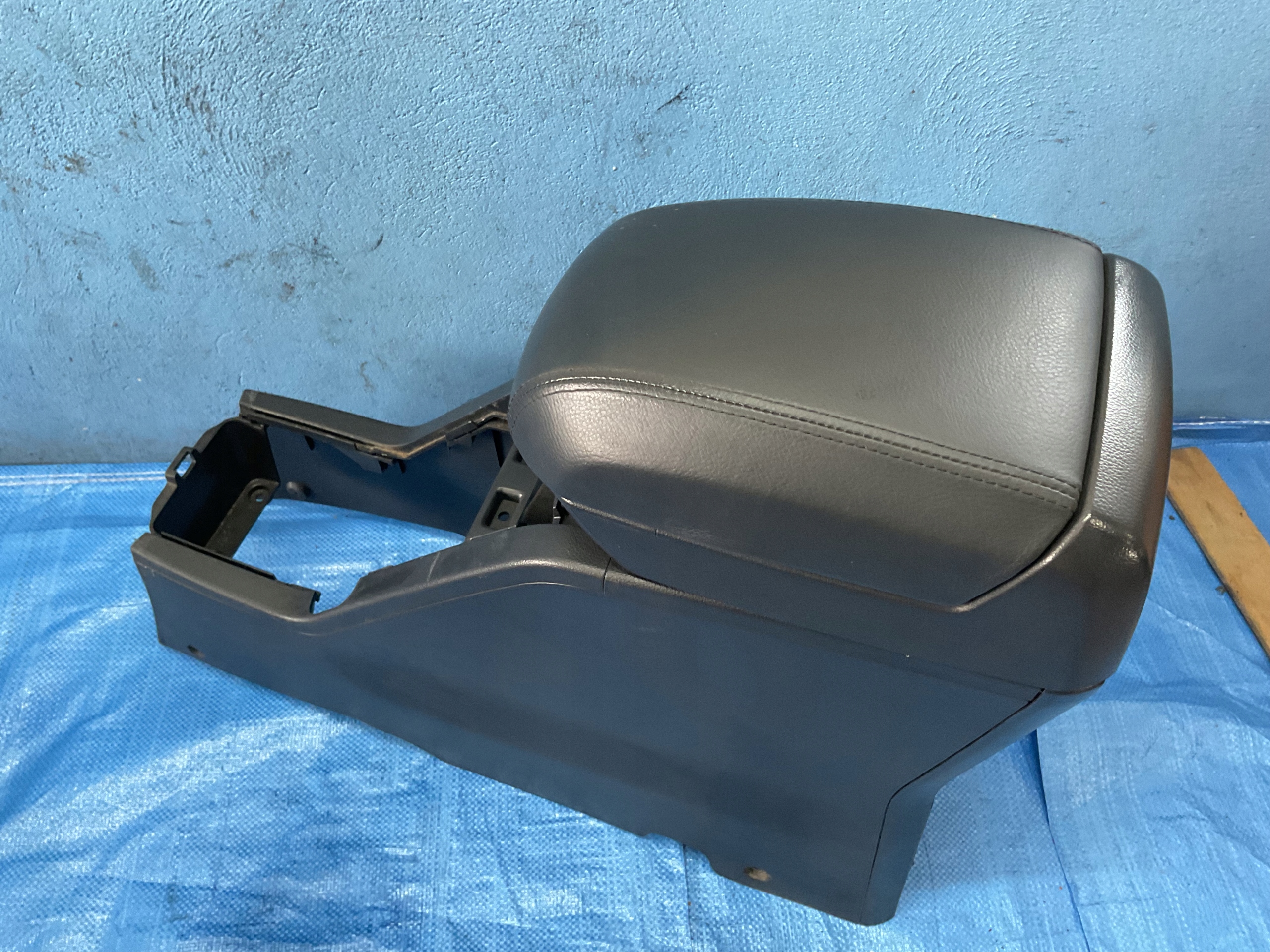 подлокотник с Chevrolet CAPTIVA и 2006-2011 европа