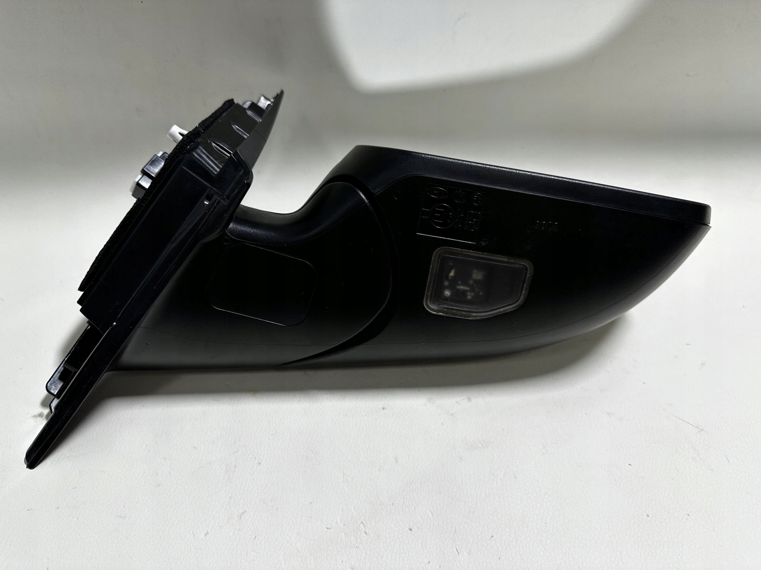 HYUNDAI i30 III mirror right E13049723 E13049724