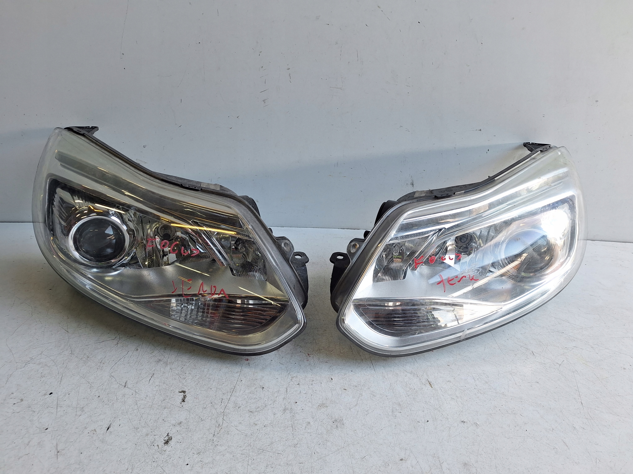 FORD FOCUS MK3 11-14 light left XENON UK