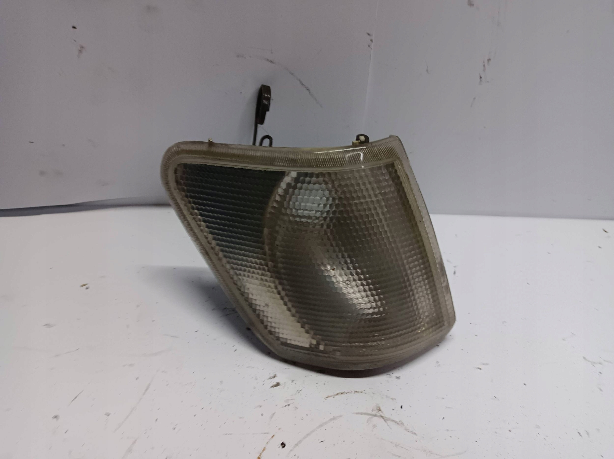 indicator front right Ford Fiesta 1989-1995 93FG13368AA