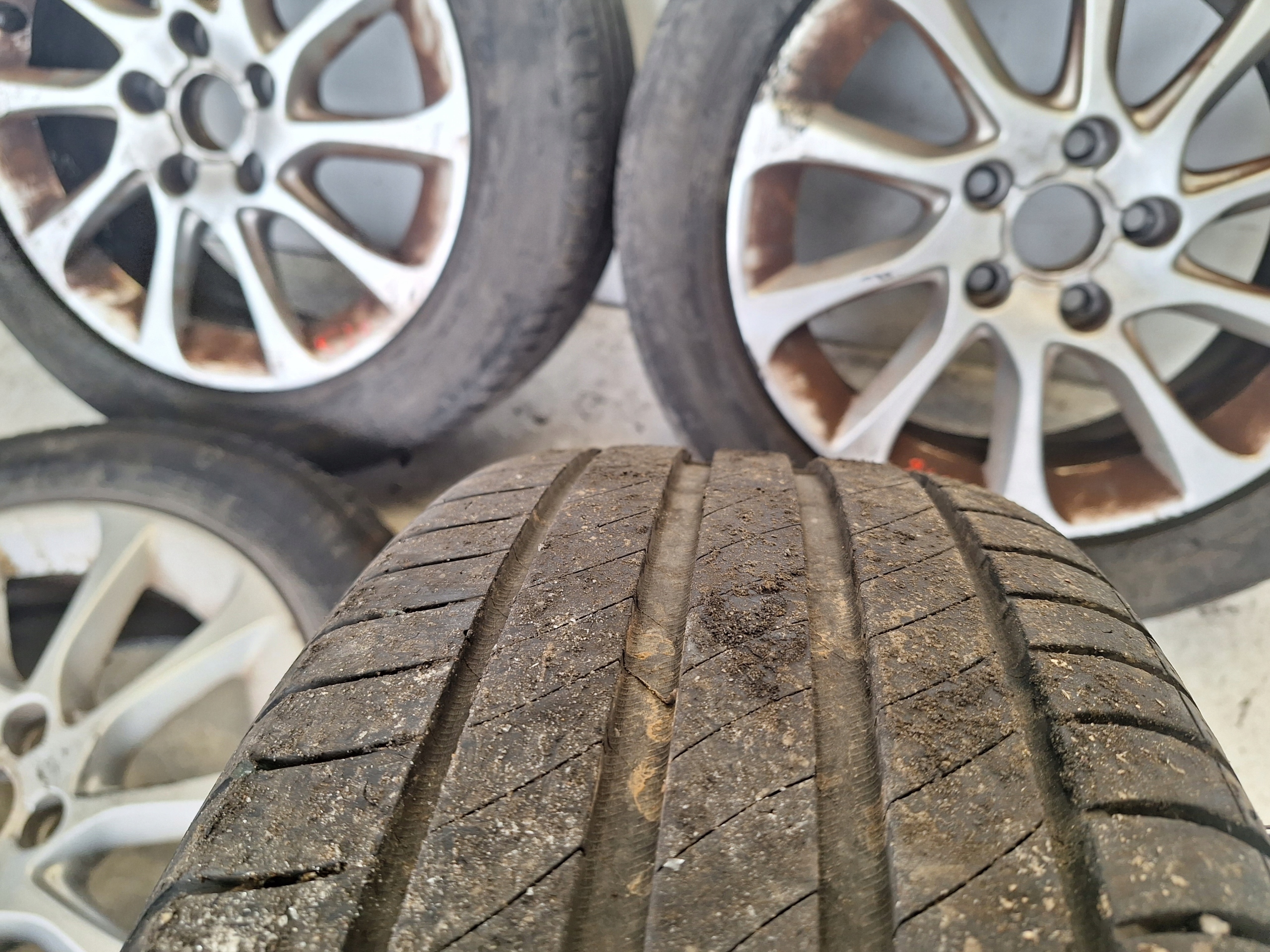 AUDI A3 8V 12-16 discs + tyres 205/55 R16