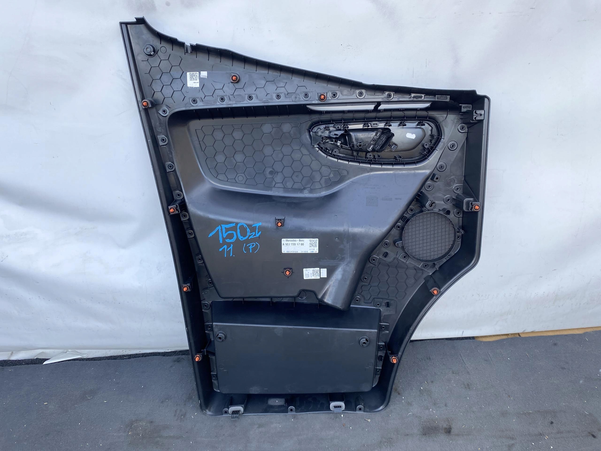 SPRINTER 907 910 17- side door PRZEDNICH right original A9077272300