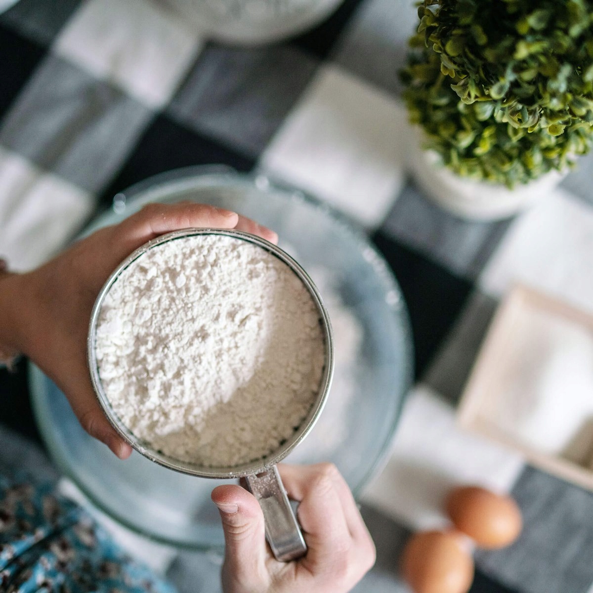 PRZESIEWACZ DO MĄKI CUKRU PUDRU KUBEK CEDZAK SITKO STALOWE KUCHENNY SITO Linia Przesiewacz do mąki kubek cedzak sitko