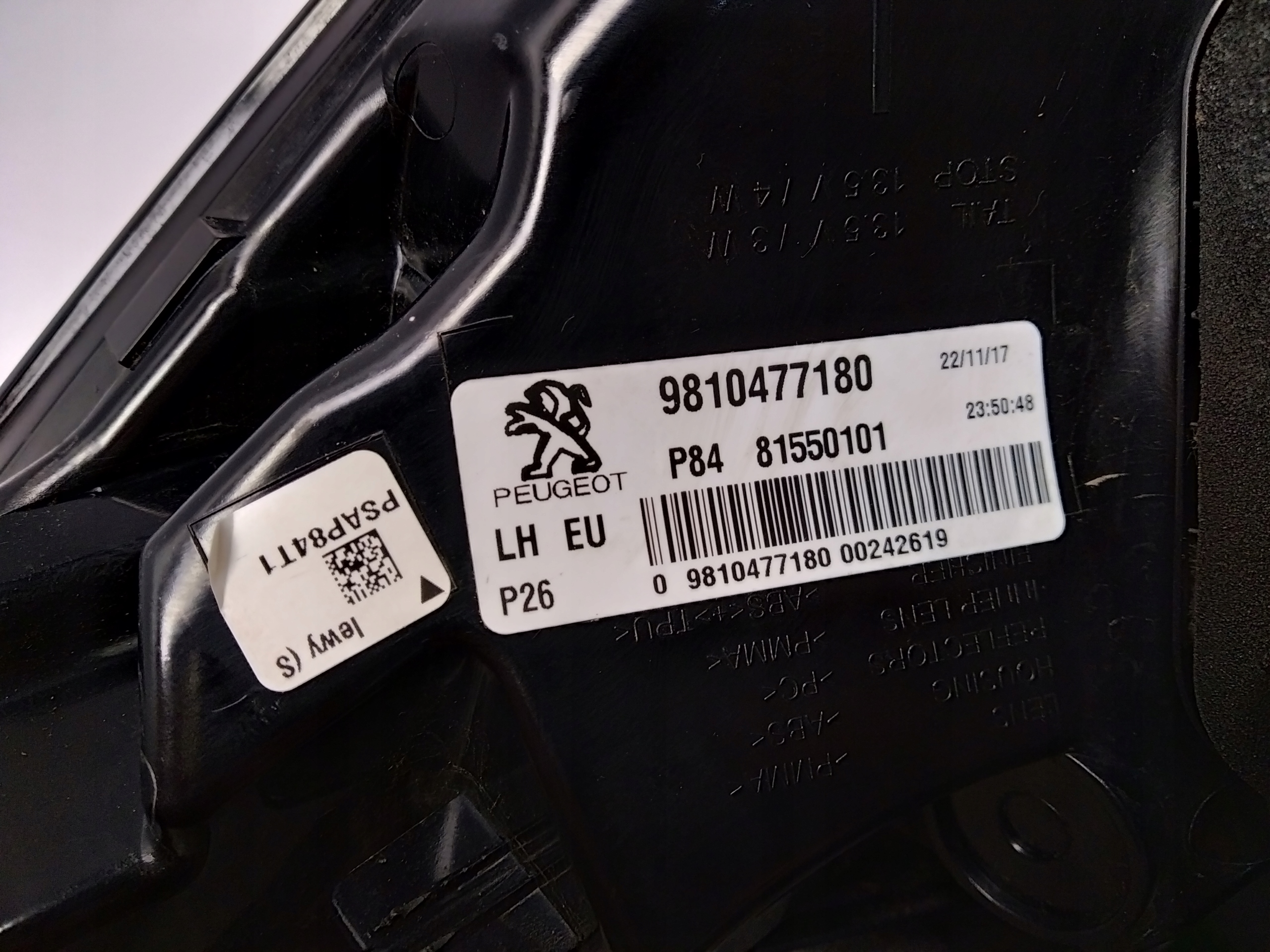 16+ Peugeot 3008 II P84 light rear part left plastic originál