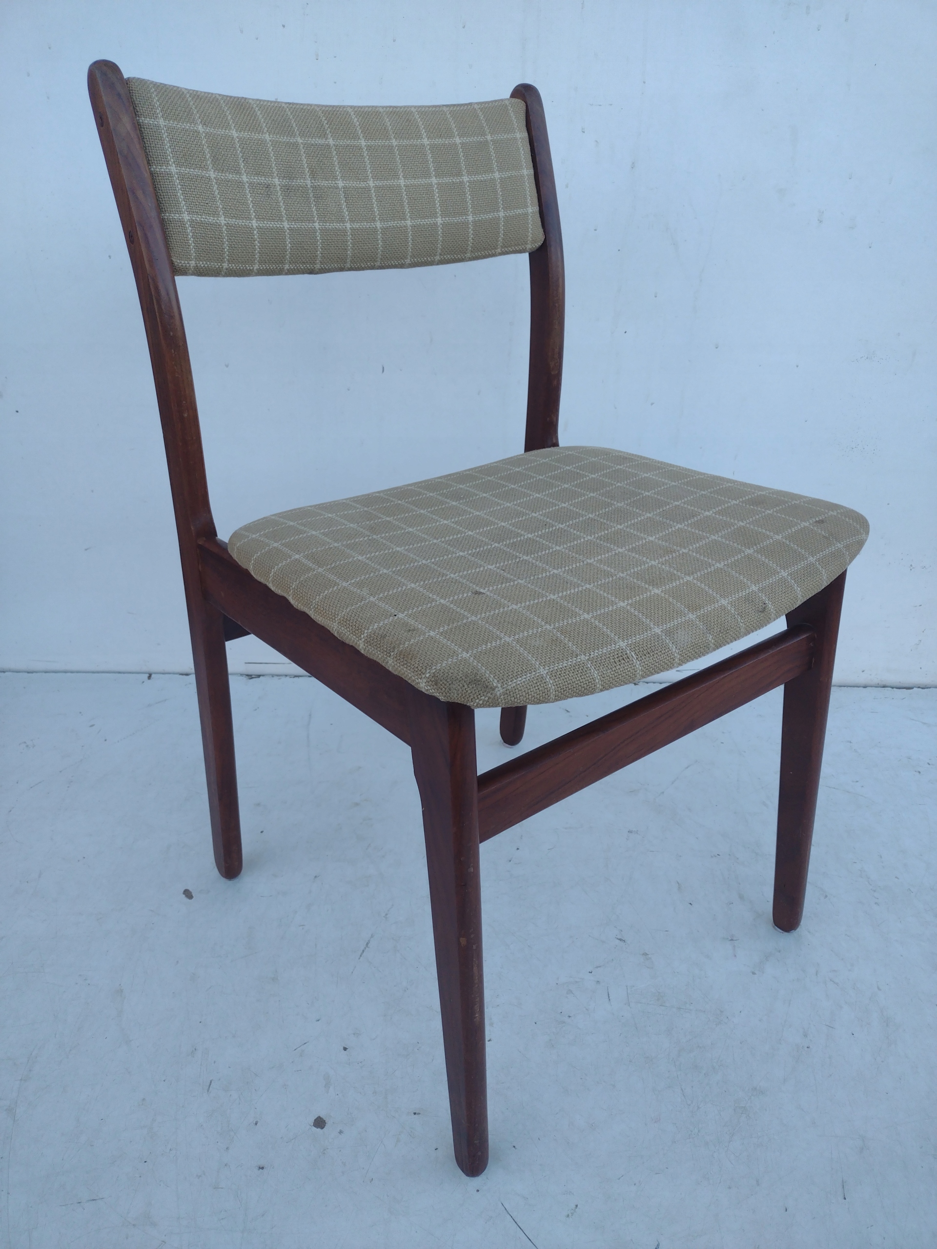 DUŃSKIE KRZESŁA TEKOWE VINTAGE Marka inna