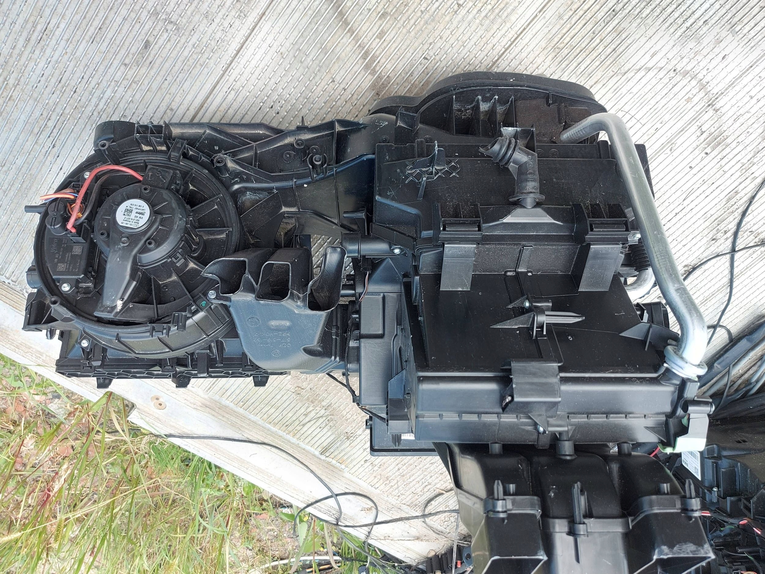 vw CADDY V 2K7 радиатор отопителя 5WB816002P